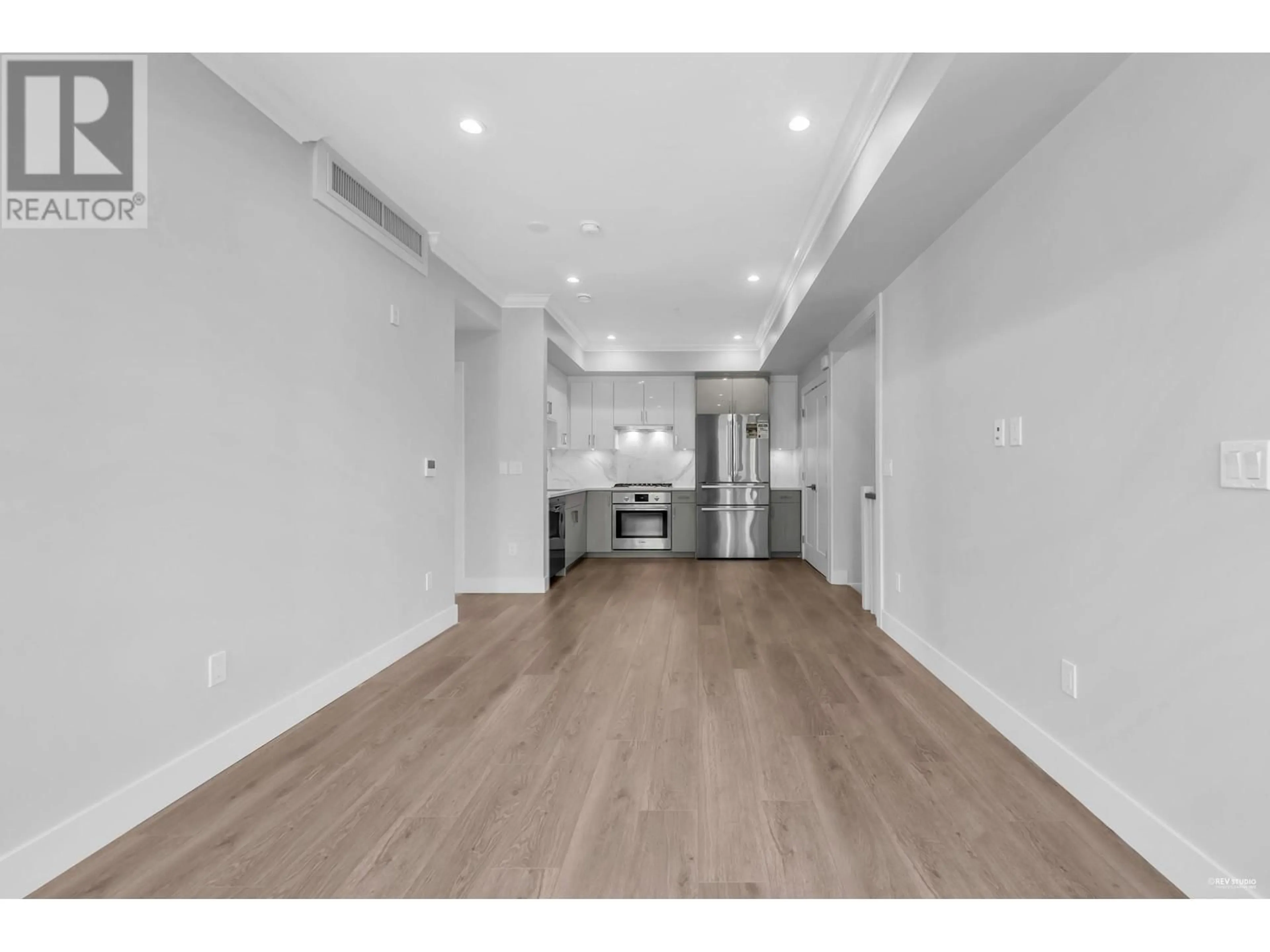 A pic of a room for 37 - 7567 OAK STREET, Vancouver British Columbia V6P4A4