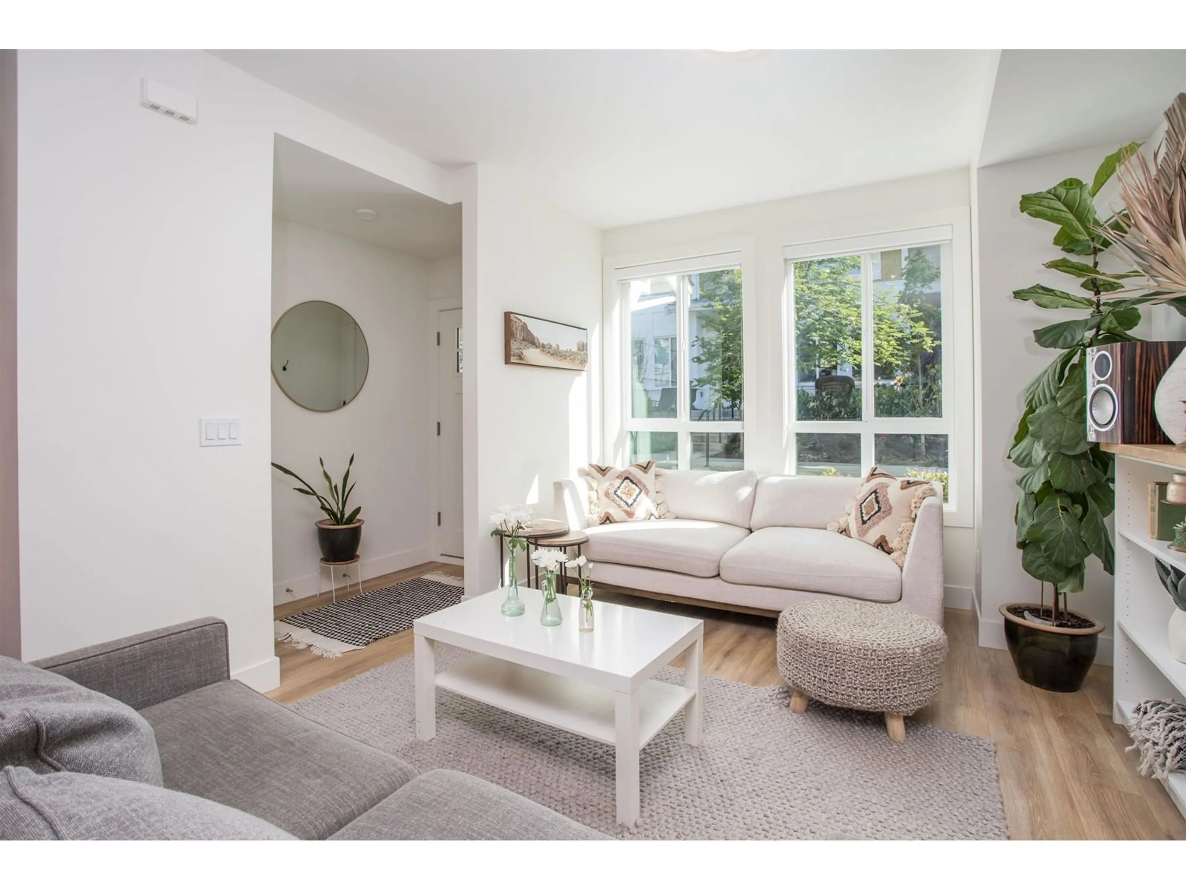 Living room with furniture, unknown for 44 - 16561 17A, Surrey British Columbia V3Z1J3