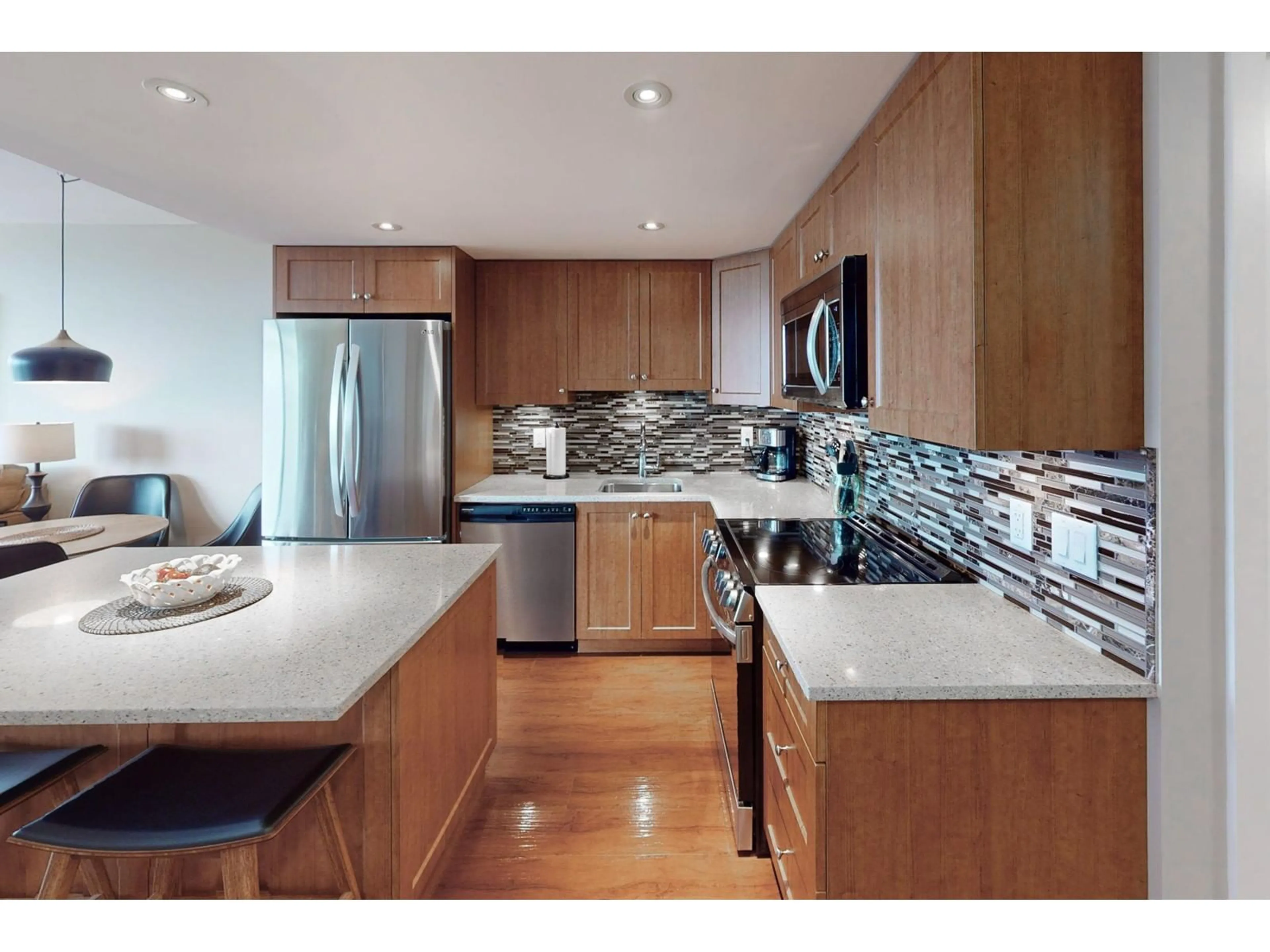 Contemporary kitchen, unknown for 604 - 1521 GEORGE STREET, White Rock British Columbia V4B4A4