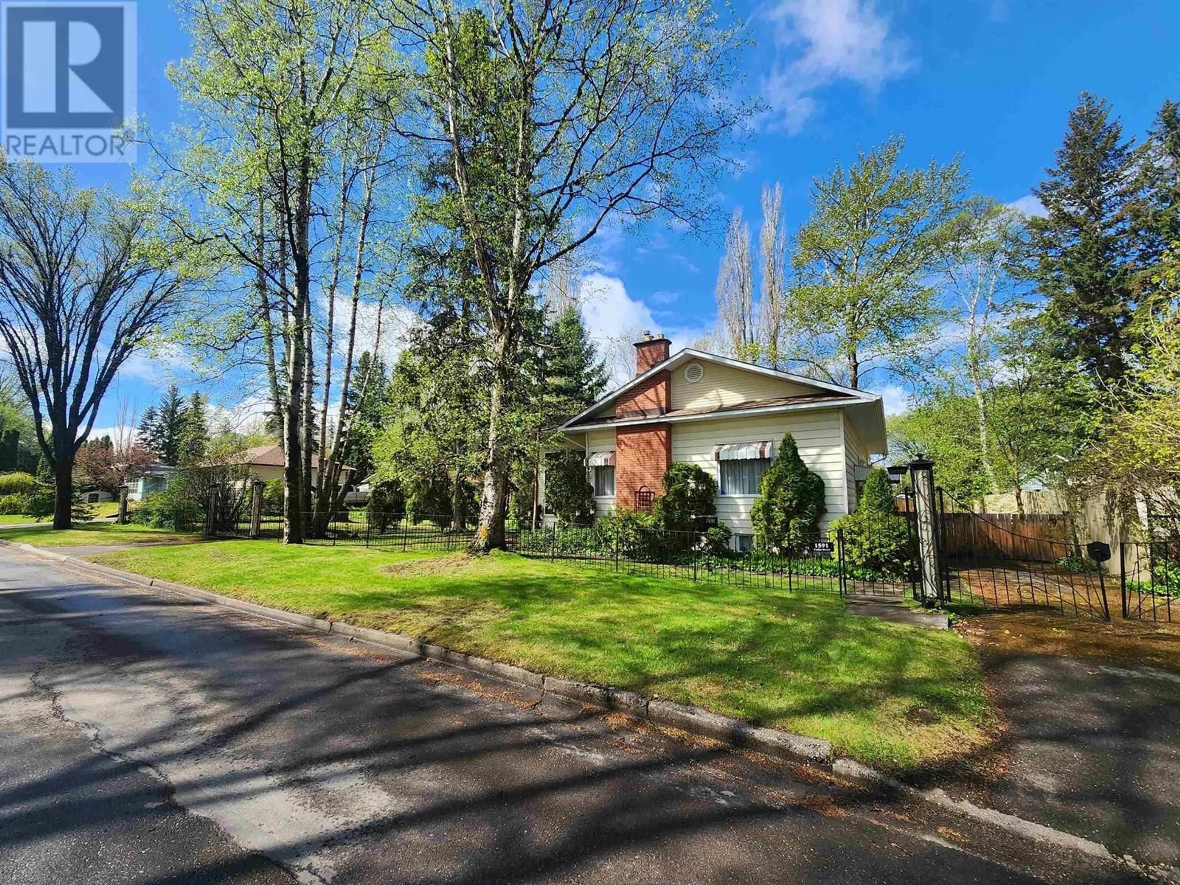 A pic from outside/outdoor area/front of a property/back of a property/a pic from drone, street for 1591 CEDAR STREET, Prince George British Columbia V2L1B6
