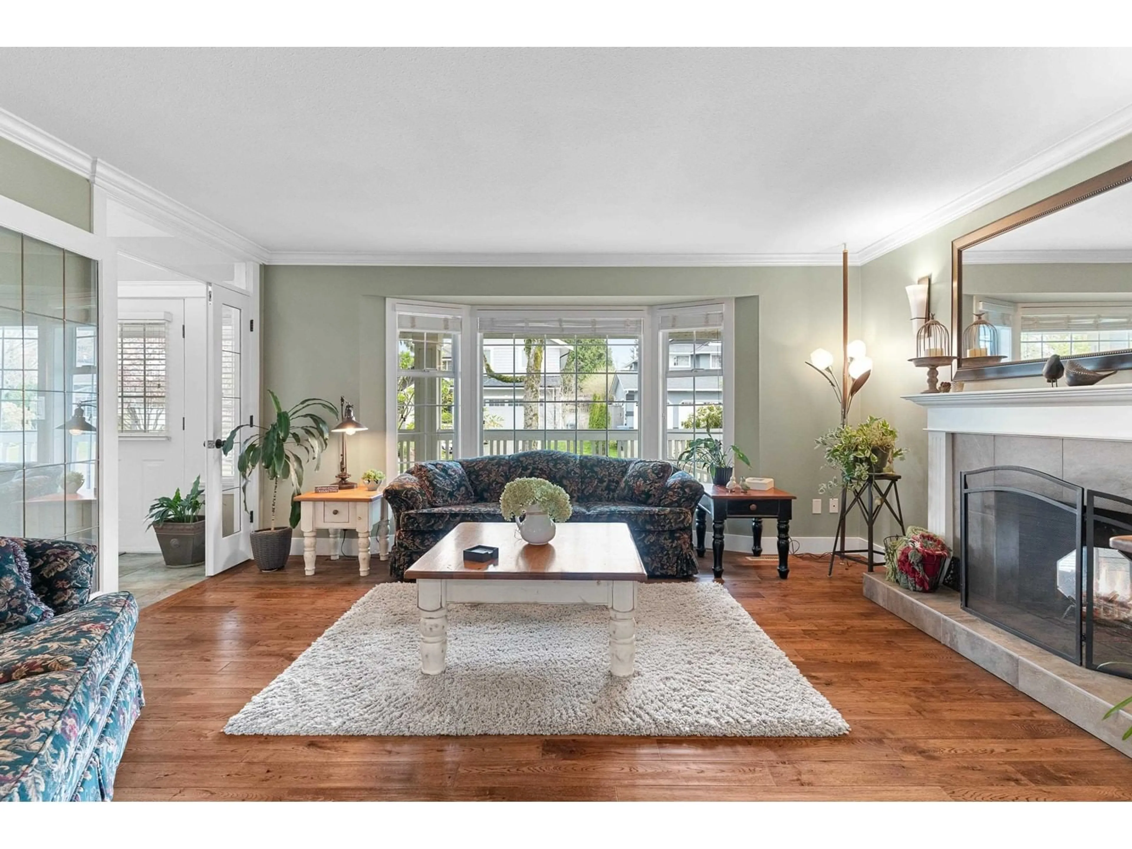 Living room with furniture, unknown for 18865 63A, Surrey British Columbia V3S7W3