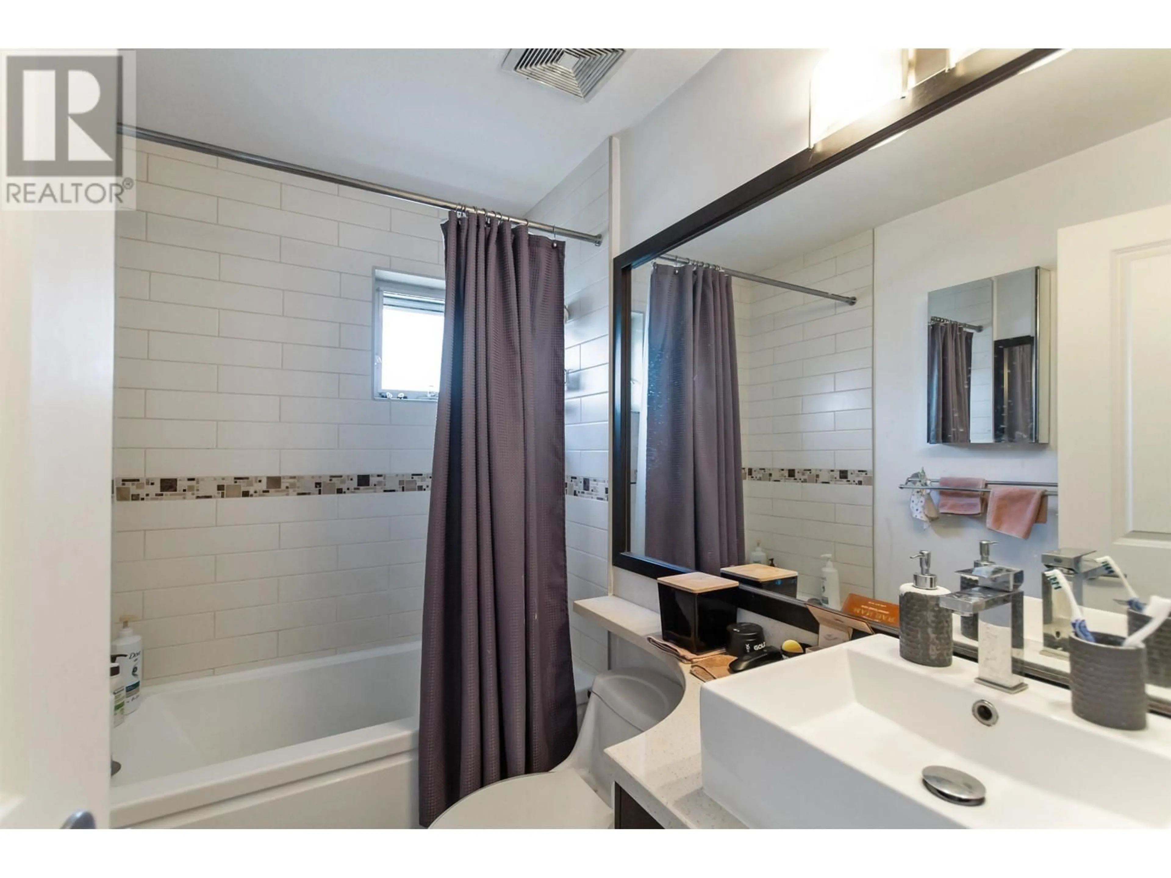 Standard bathroom, ceramic/tile floor for 232 - 368 ELLESMERE AVENUE, Burnaby British Columbia V5B3S9