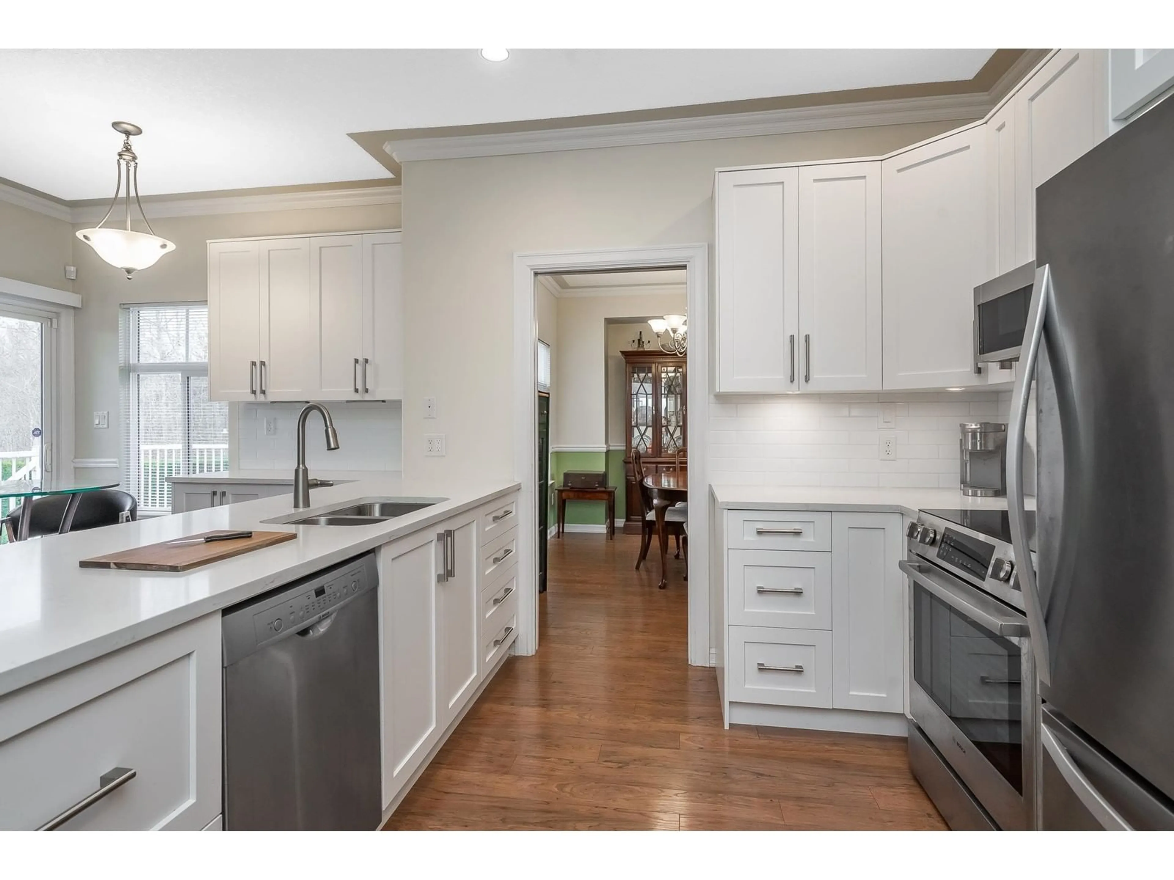 Open concept kitchen, unknown for 160 - 33751 7, Mission British Columbia V2V7C2