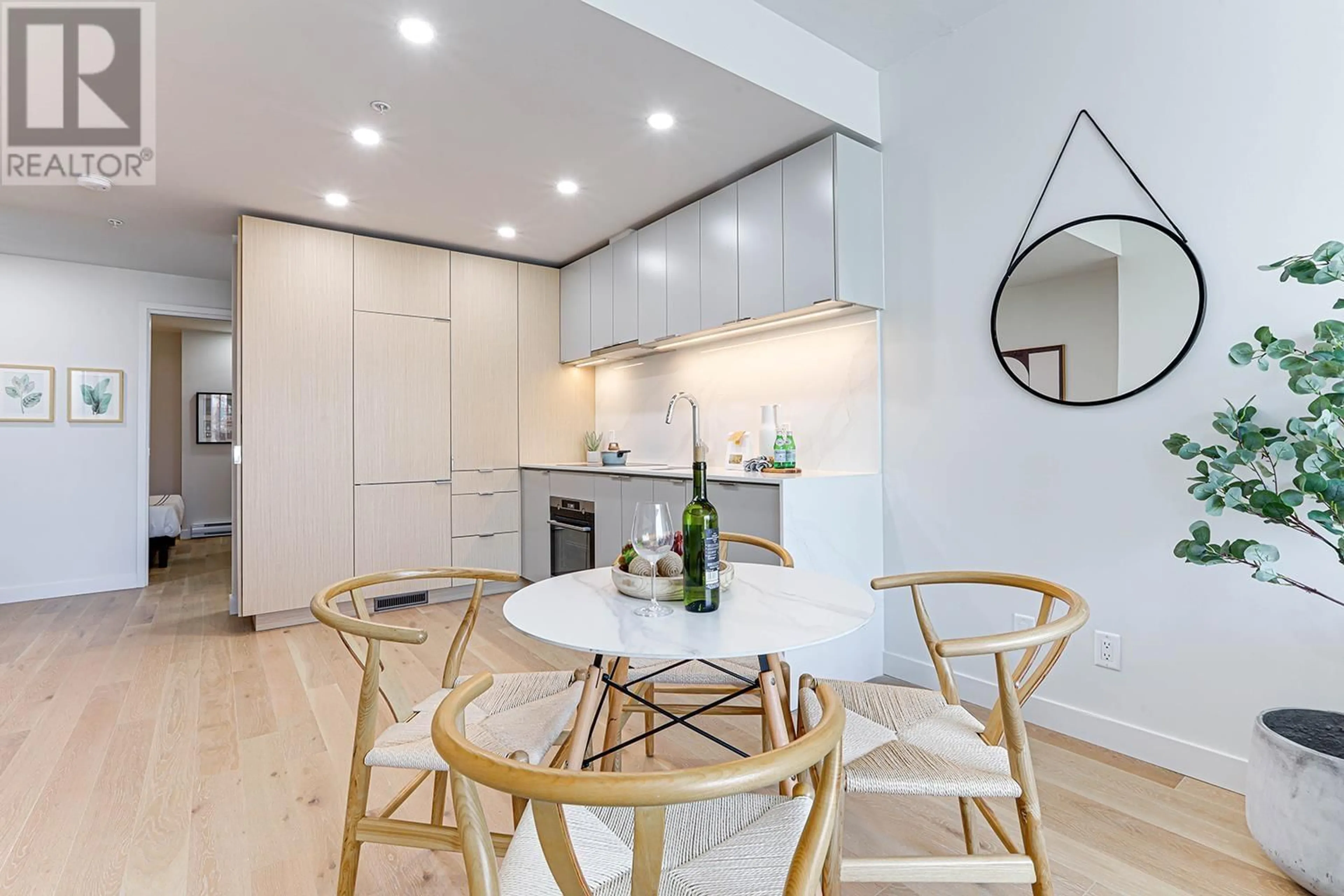 Contemporary kitchen, unknown for 707 - 239 KEEFER STREET, Vancouver British Columbia V6A1X6