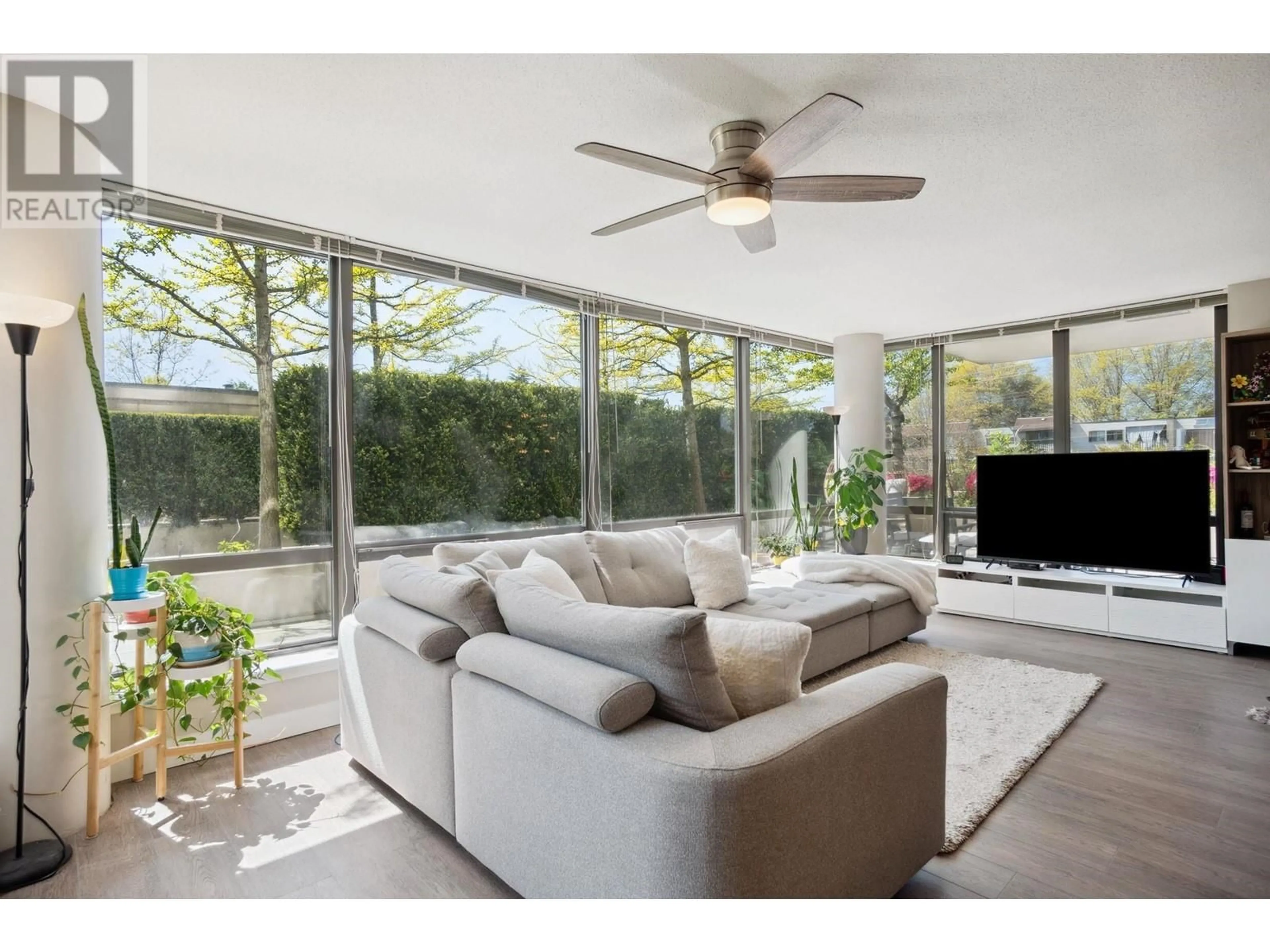 Living room with furniture, unknown for 301 - 9188 COOK ROAD, Richmond British Columbia V6Y4M1