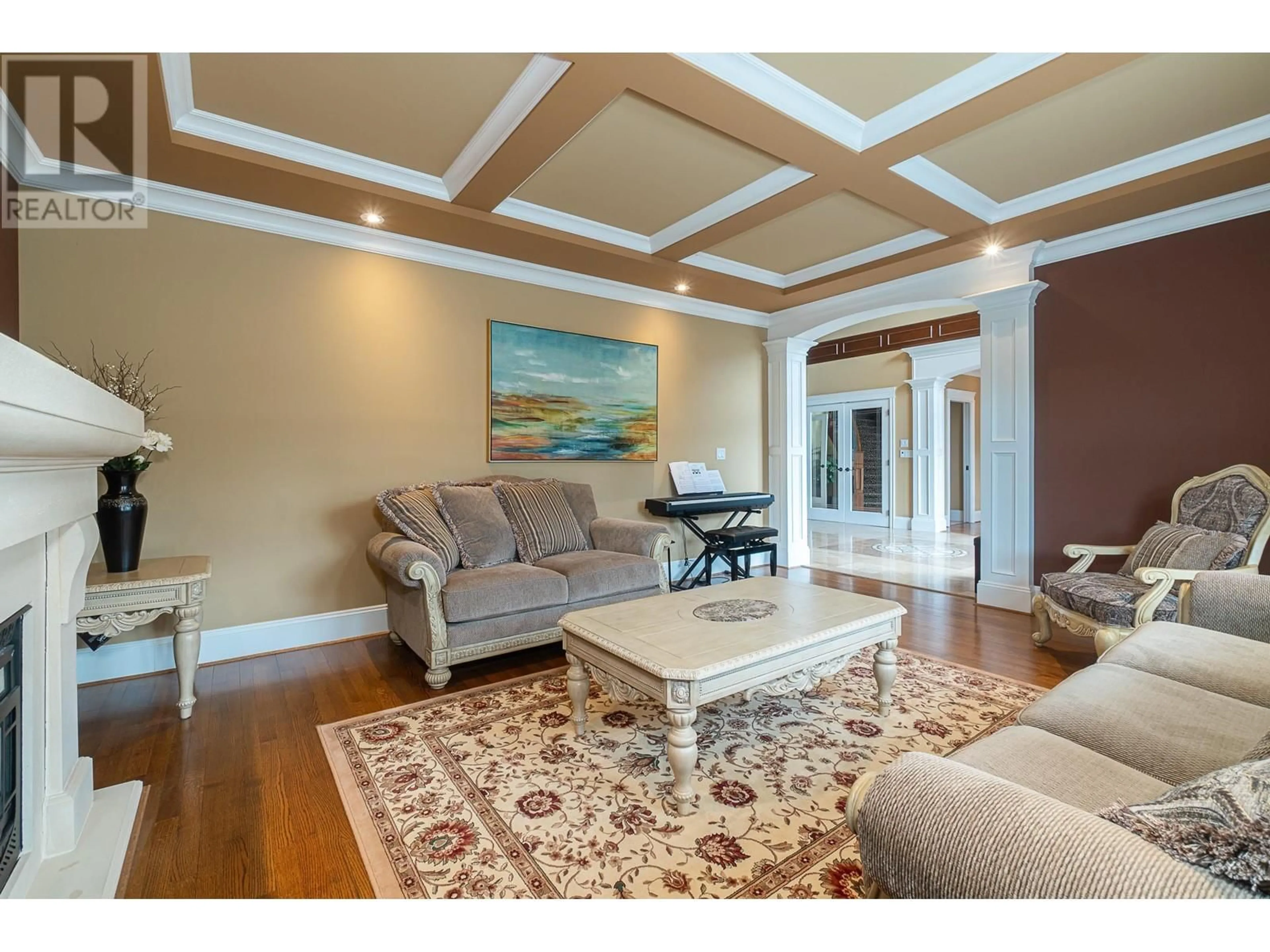 Living room with furniture, wood/laminate floor for 6390 GORDON AVENUE, Burnaby British Columbia V5E3M1