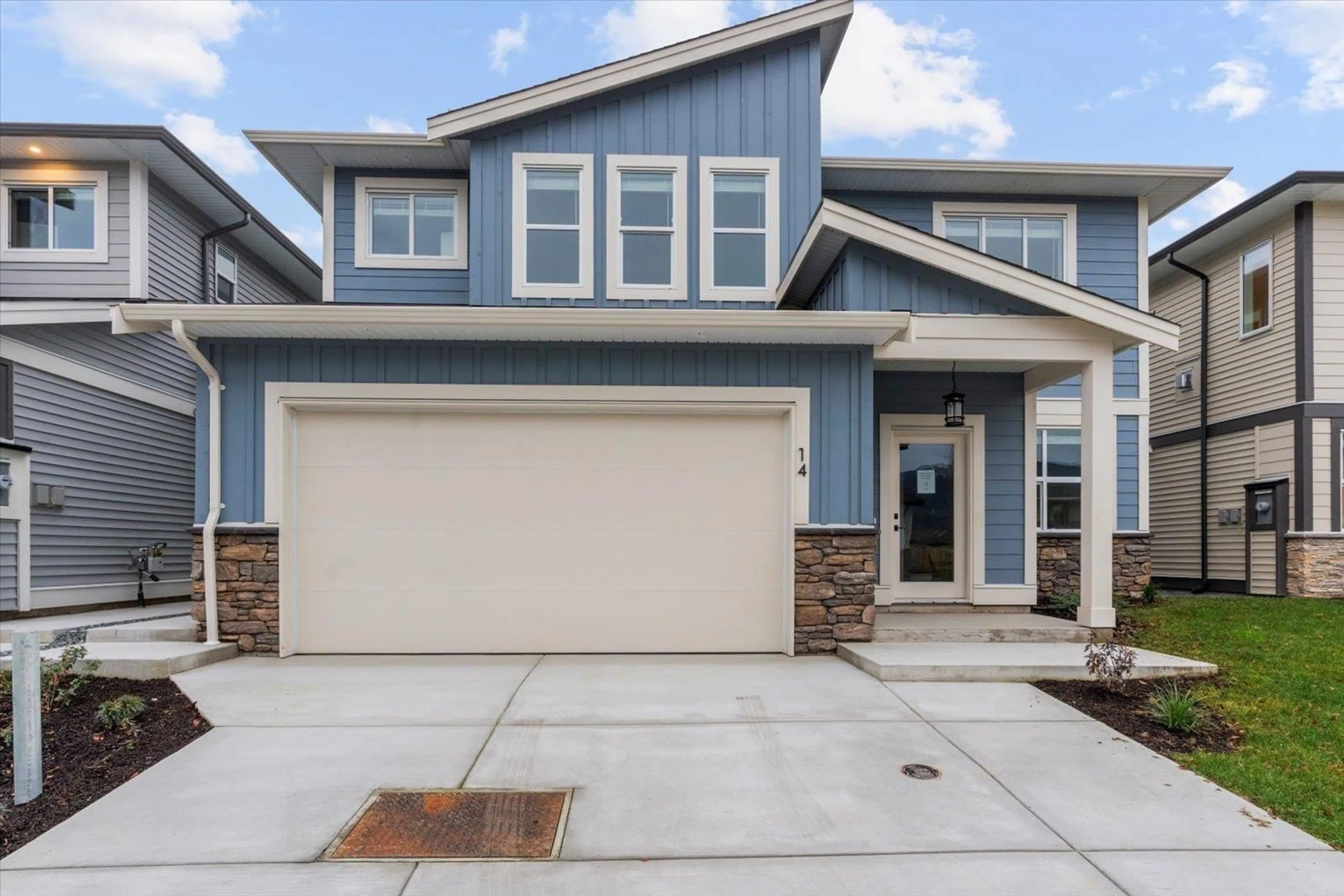 Home with vinyl exterior material, street for 14 - 46058 BONNY AVENUE, Chilliwack British Columbia V2P3H6