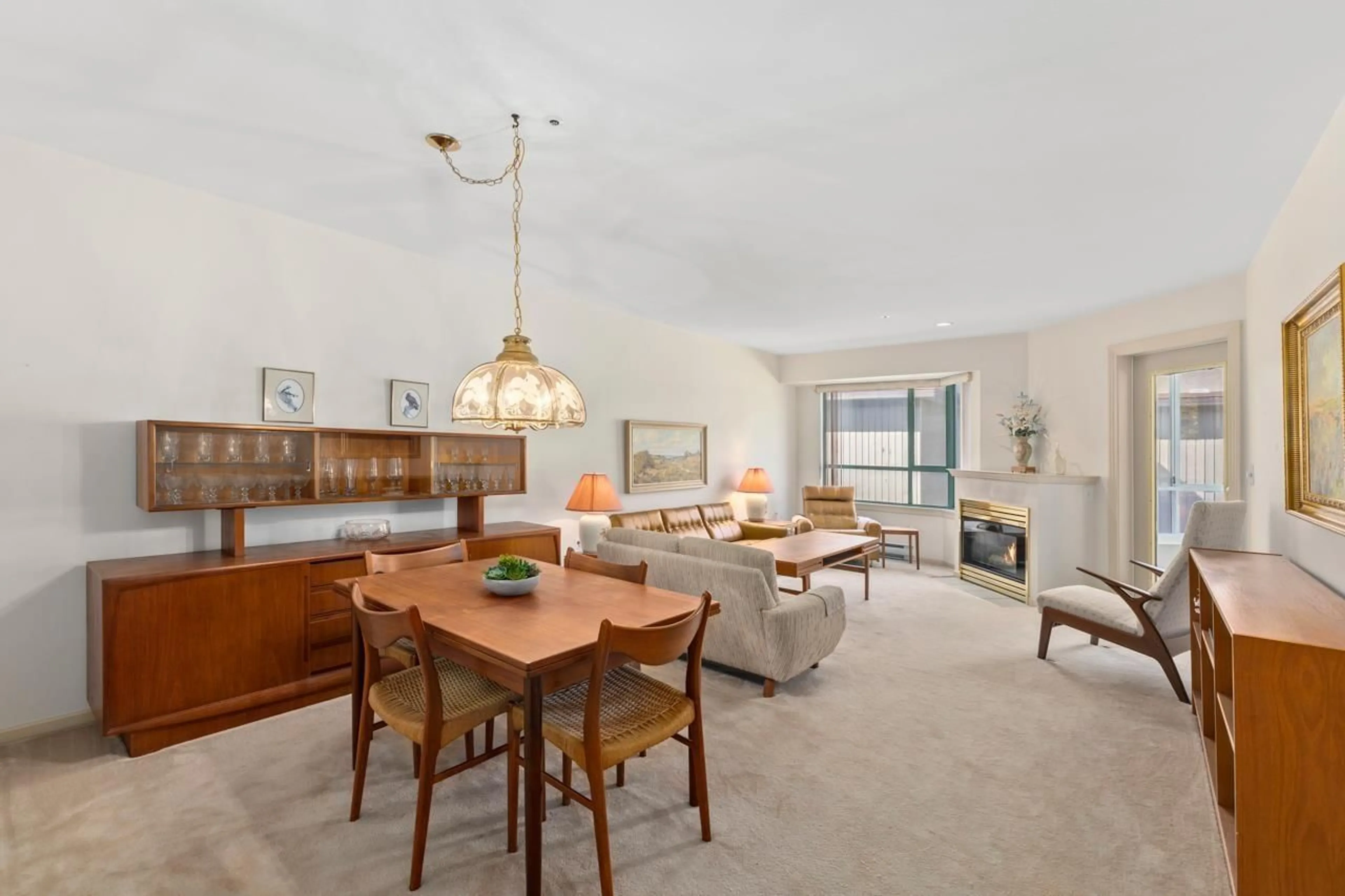 Living room with furniture, unknown for 203 - 1569 EVERALL, White Rock British Columbia V4B3T2