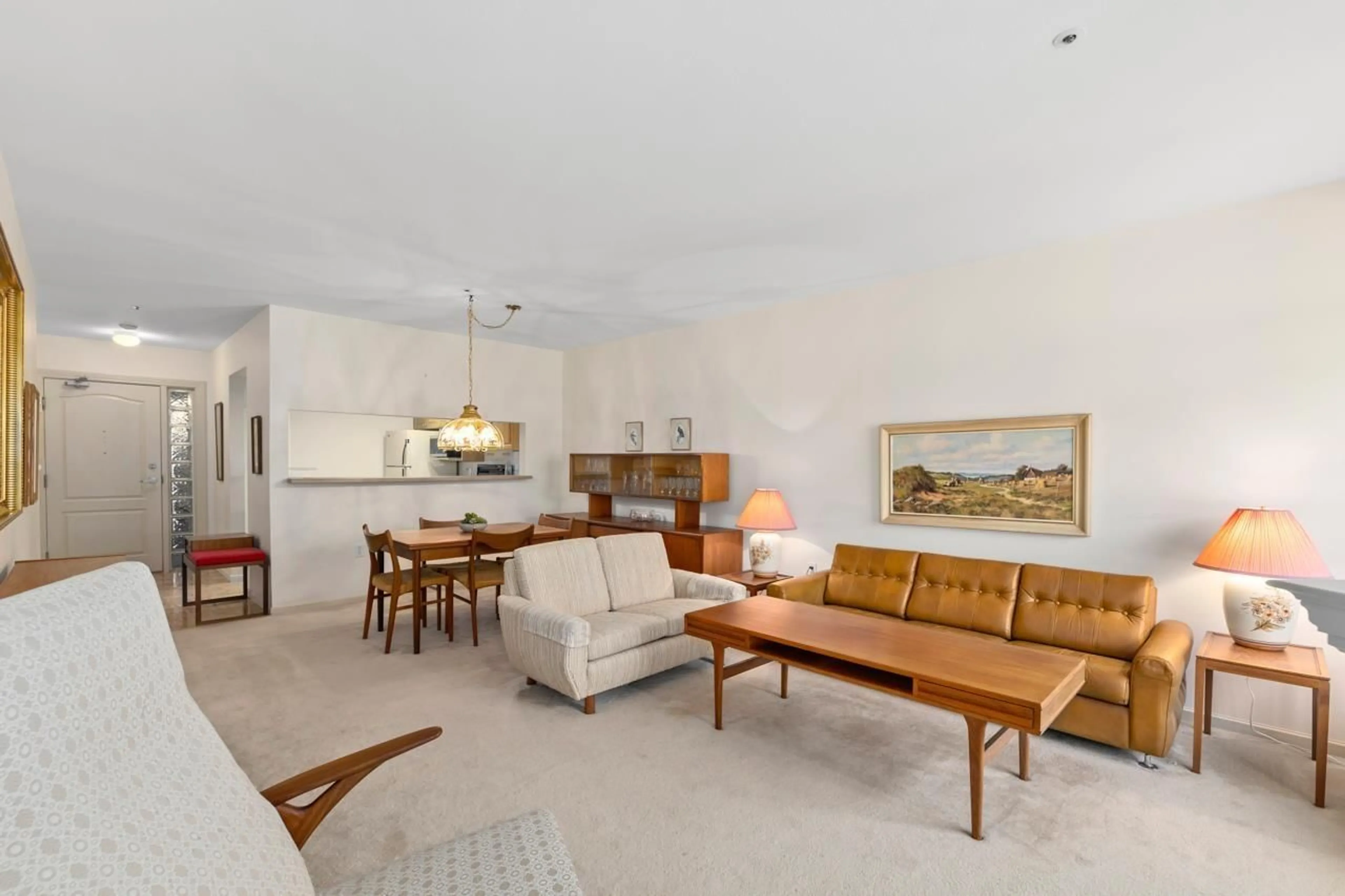 Living room with furniture, unknown for 203 - 1569 EVERALL, White Rock British Columbia V4B3T2
