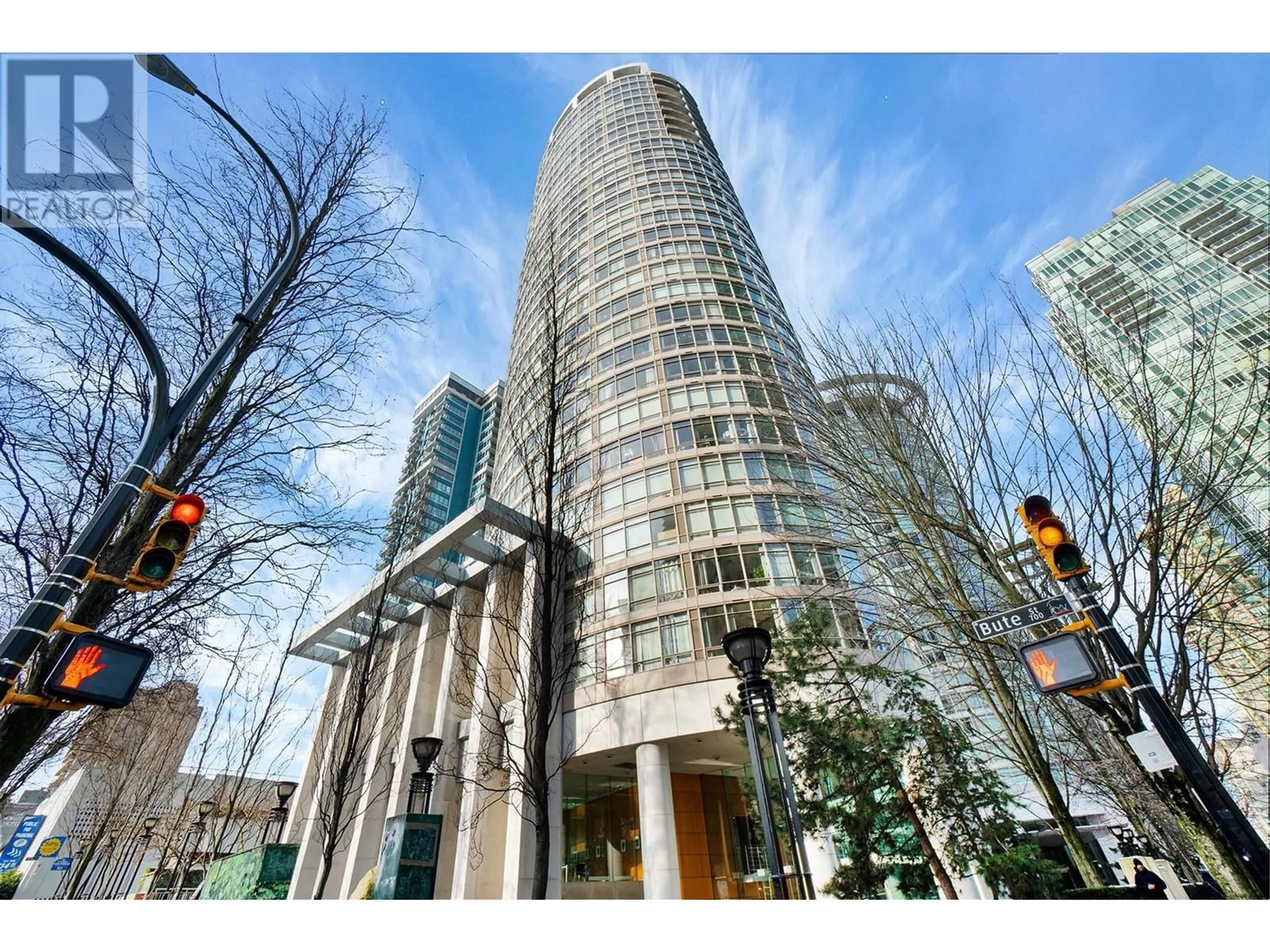 Indoor foyer for 1702 - 1200 ALBERNI STREET, Vancouver British Columbia V6E1A6