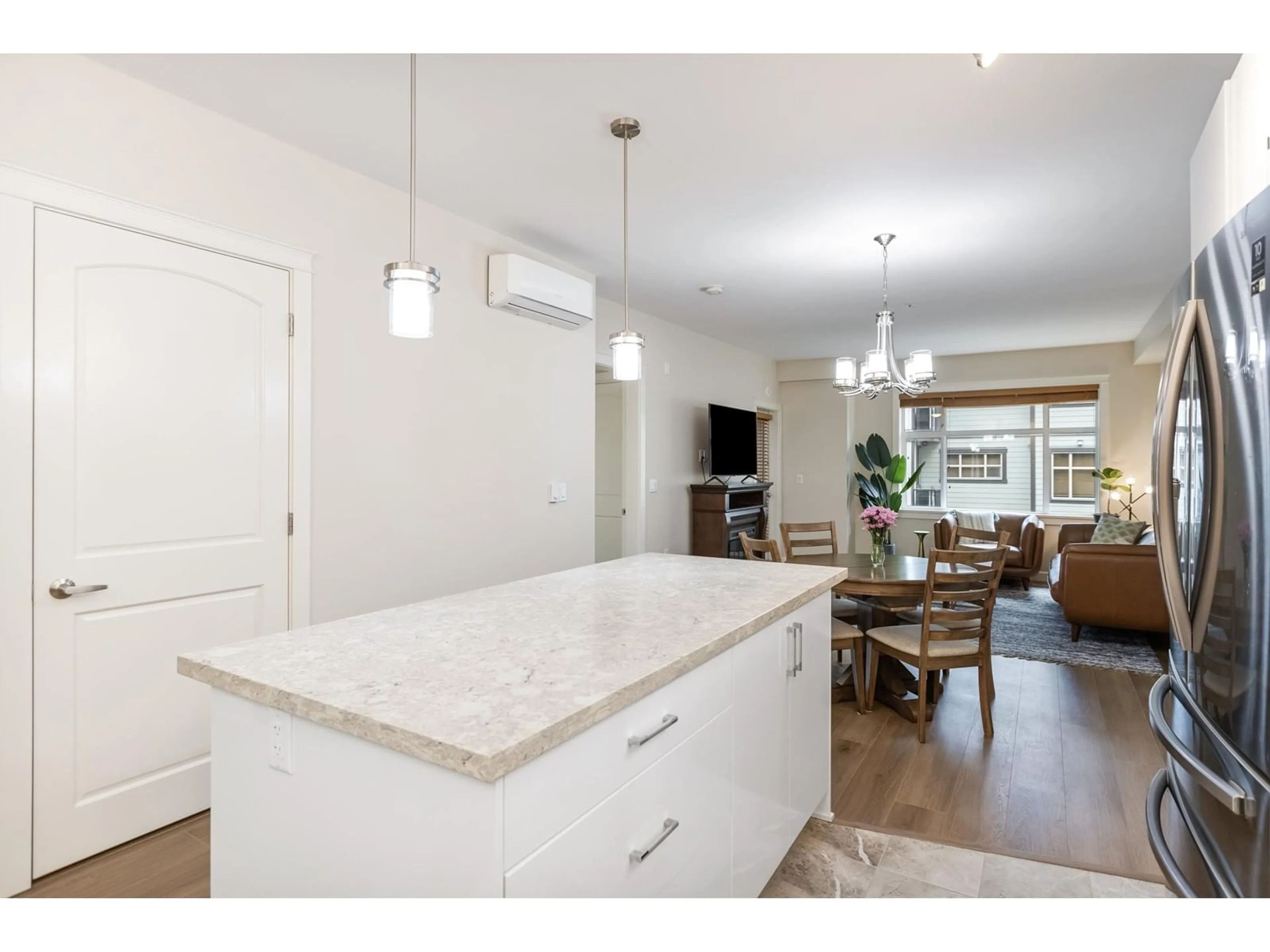 Open concept kitchen, unknown for 407 - 20328 86, Langley British Columbia V2Y3L5