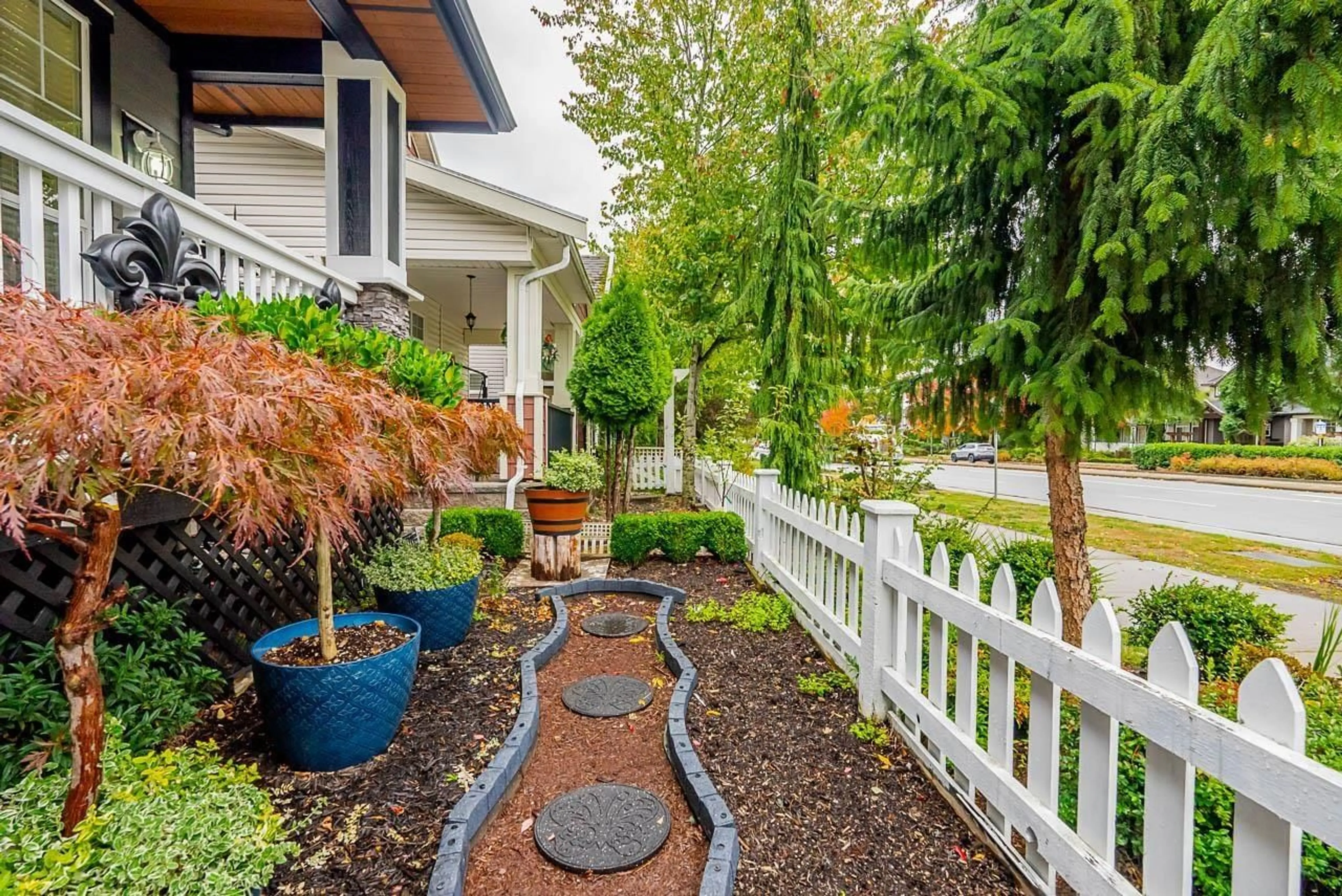 Patio, street for 19879 72, Langley British Columbia V2Y3J2