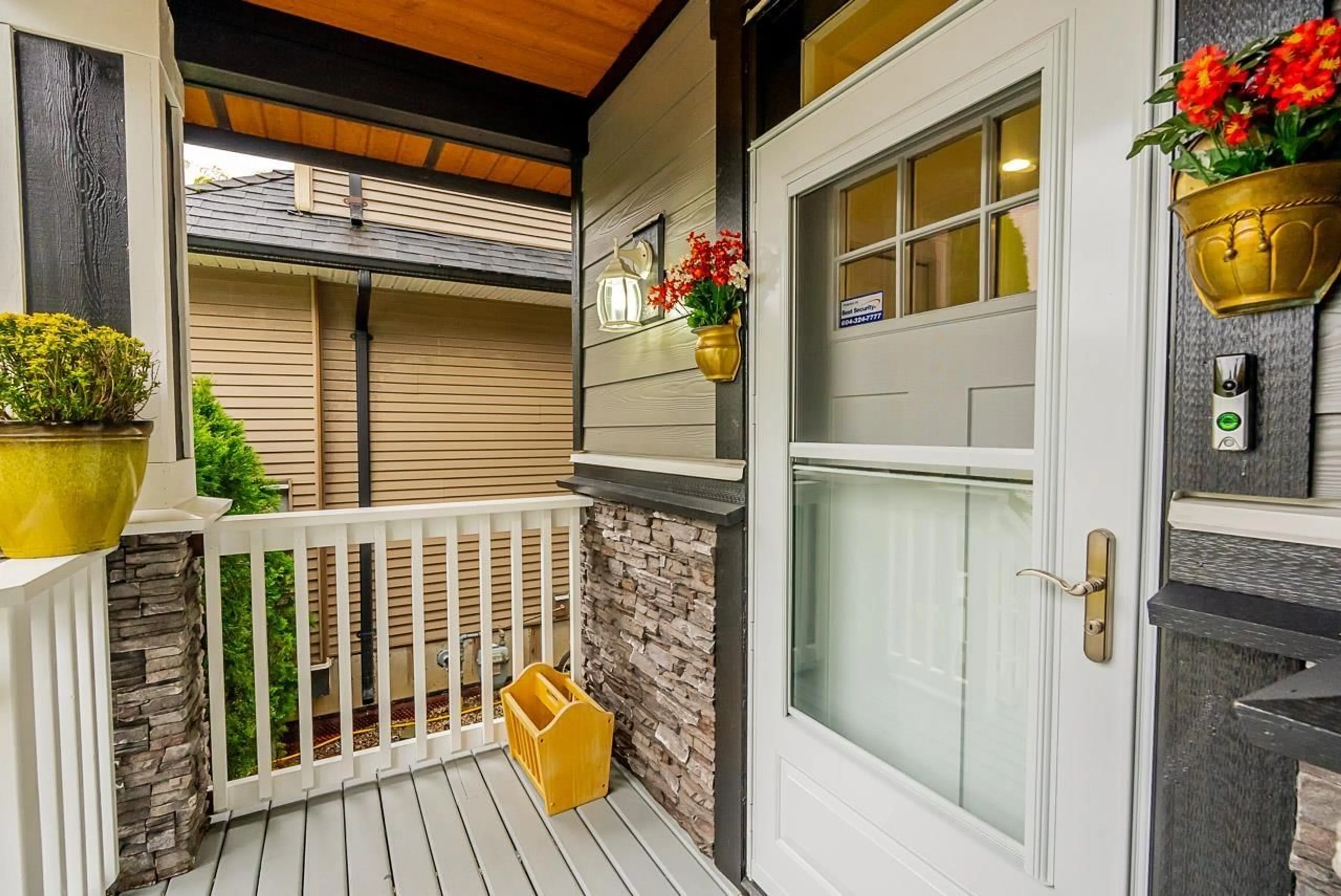 Indoor entryway for 19879 72, Langley British Columbia V2Y3J2