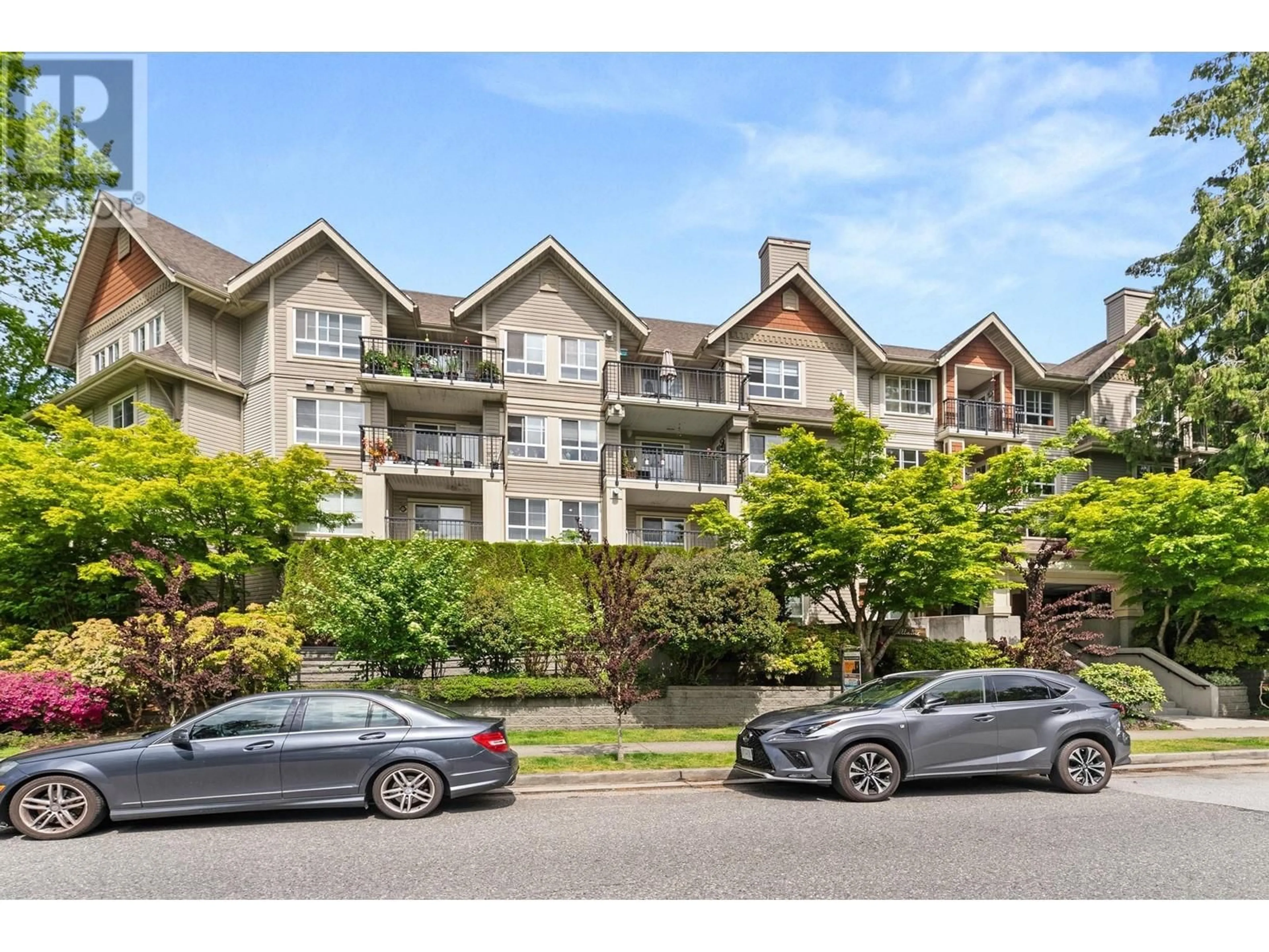 A pic from outside/outdoor area/front of a property/back of a property/a pic from drone, mountain view for 309 - 9333 ALBERTA ROAD, Richmond British Columbia V6Y4E4