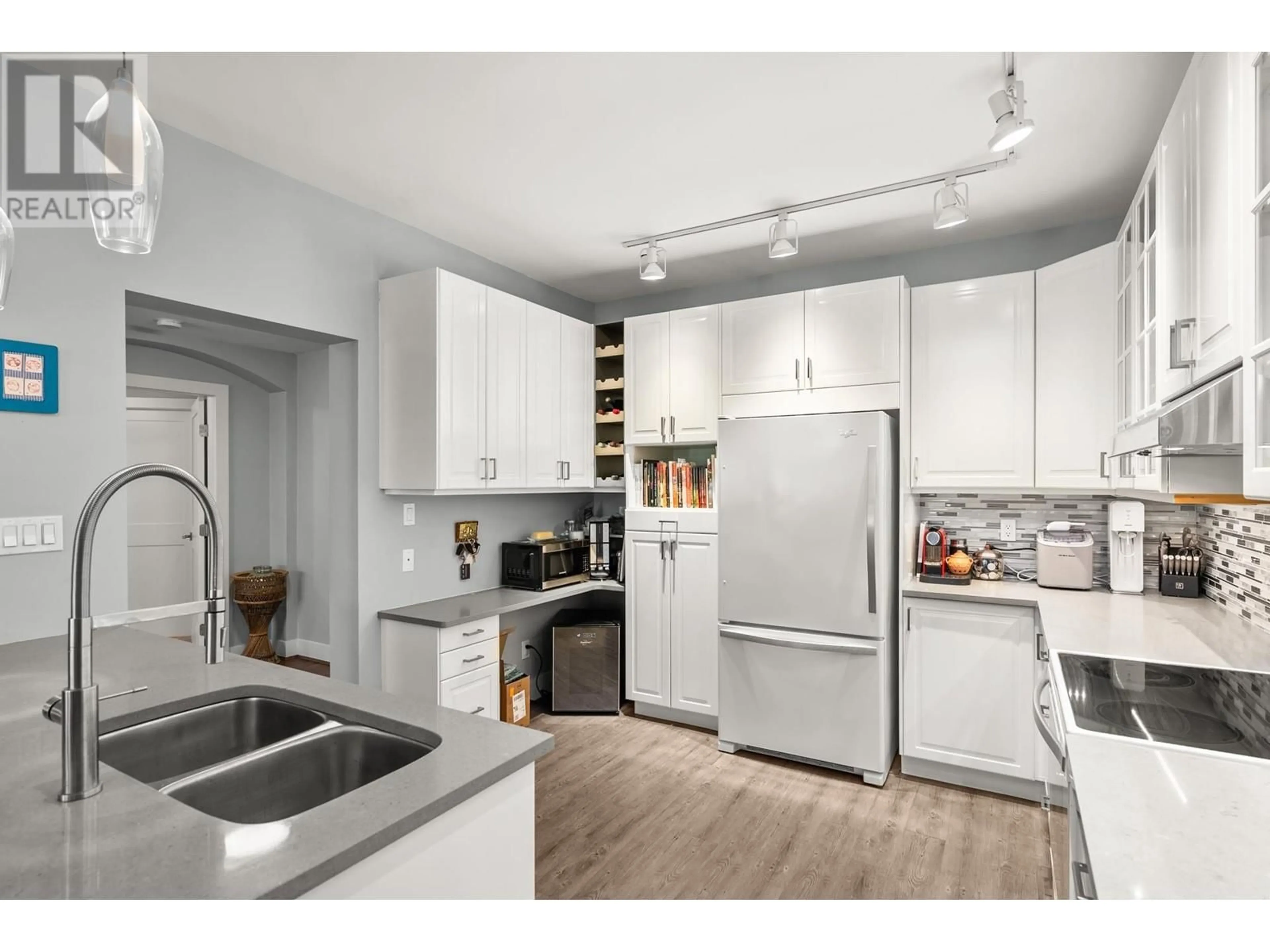 Open concept kitchen, unknown for 103 - 4743 RIVER ROAD, Delta British Columbia V4K1R9