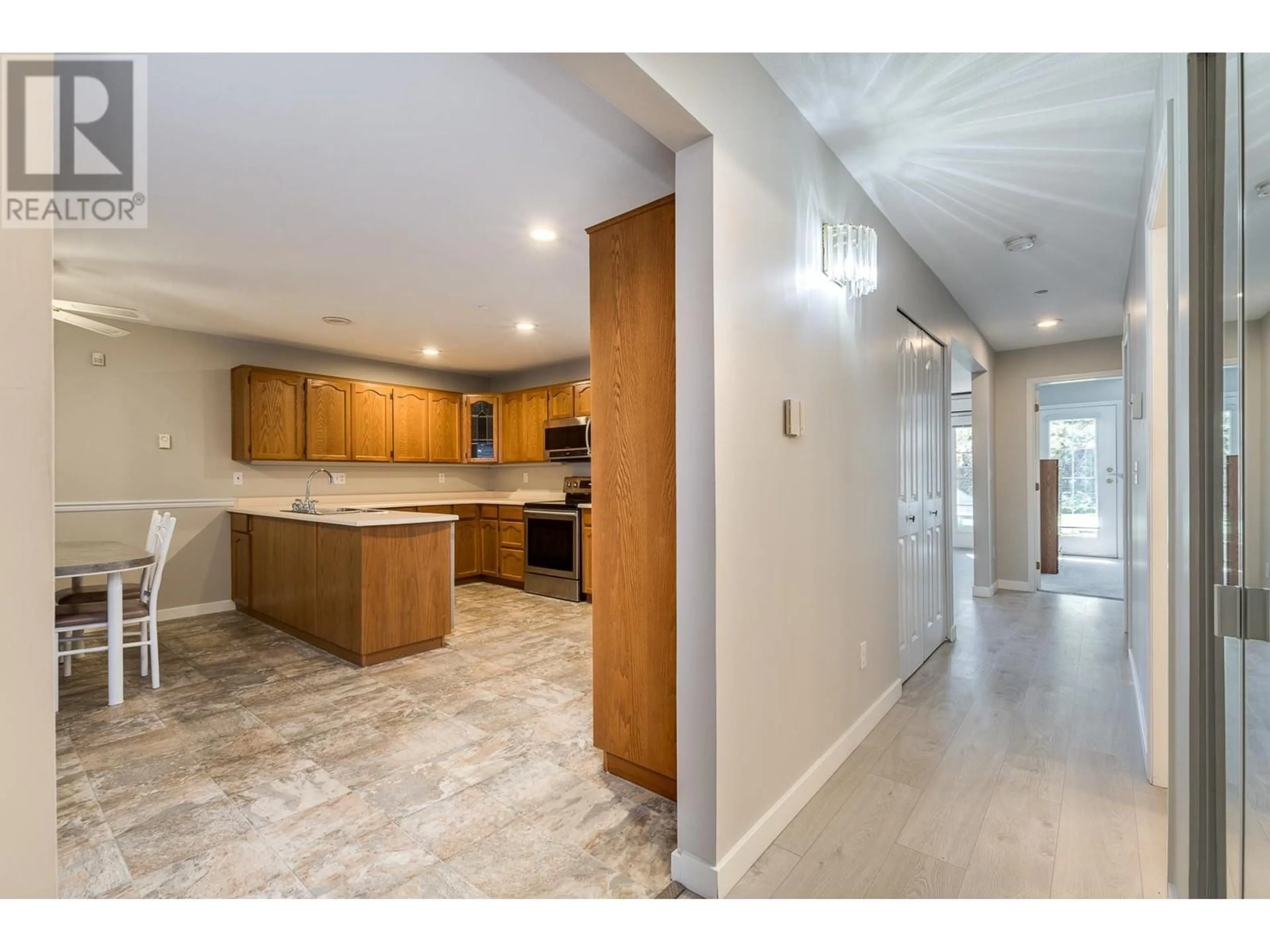 Open concept kitchen, unknown for 45 - 19060 FORD ROAD, Pitt Meadows British Columbia V3Y2M2