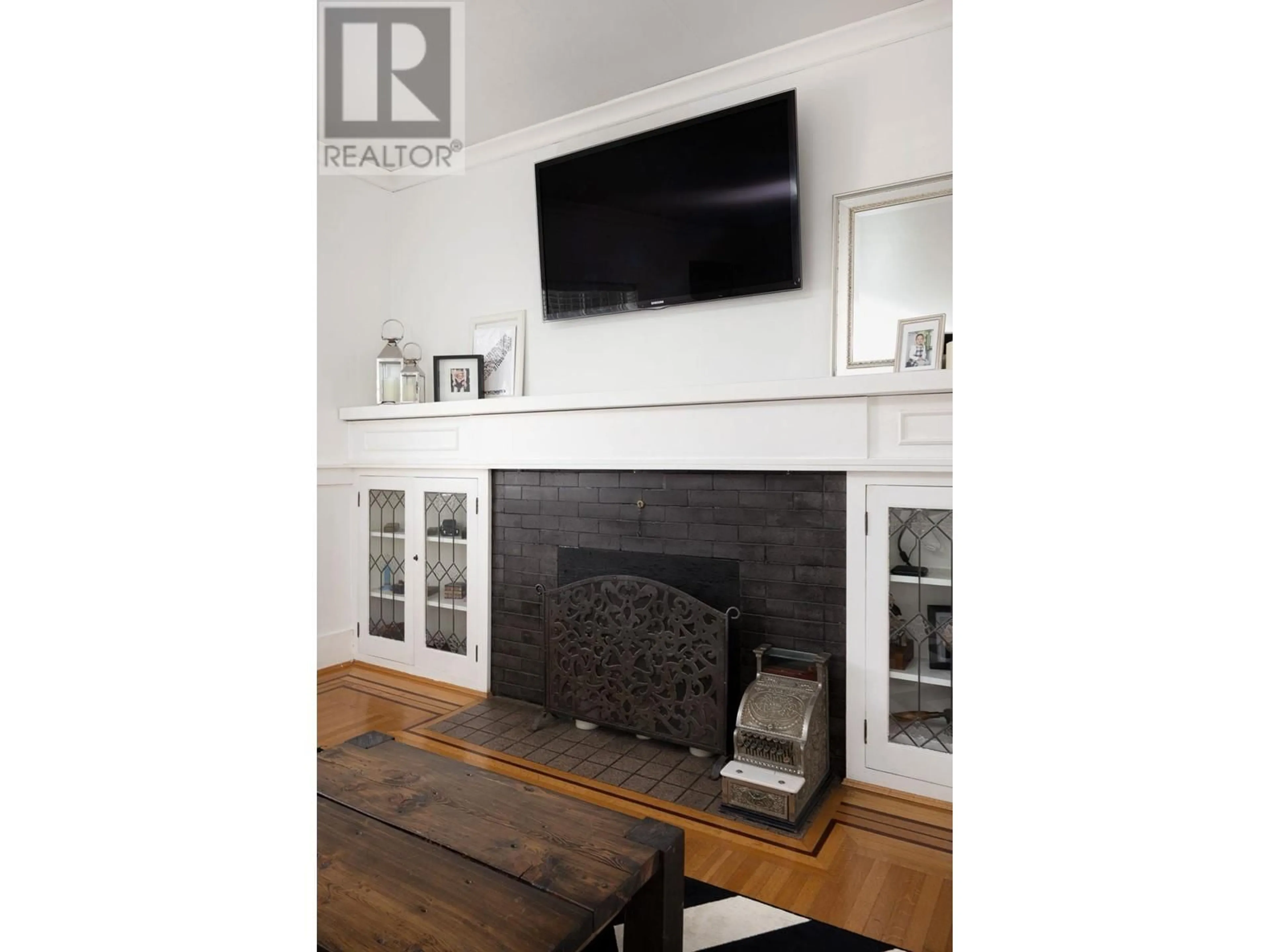 Home theater for 1122 LONDON STREET, New Westminster British Columbia V3M3C1