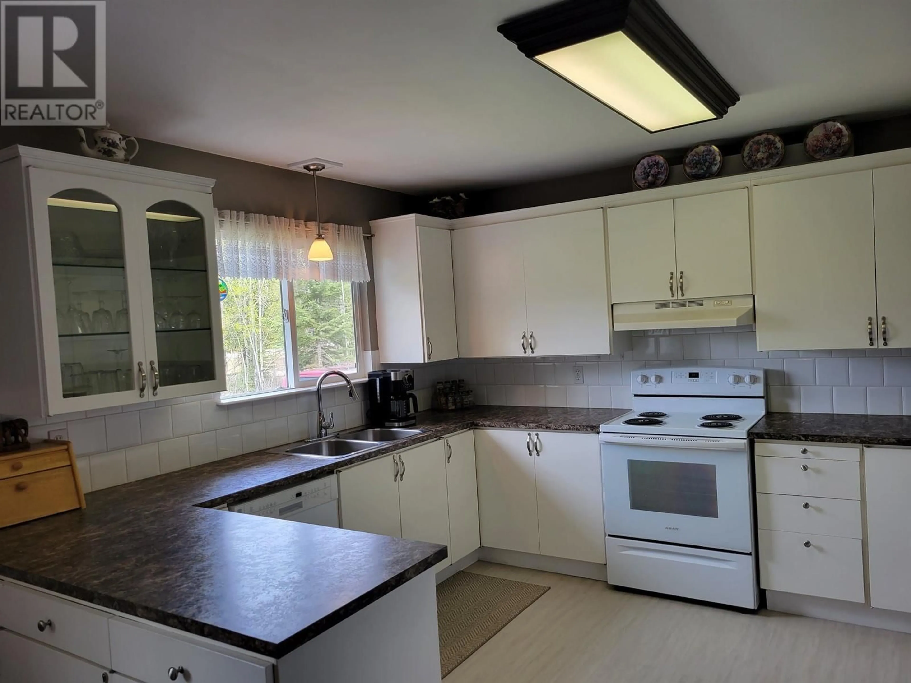 Standard kitchen, unknown for 834 DERKSEN ROAD, Vanderhoof British Columbia V0J3A0