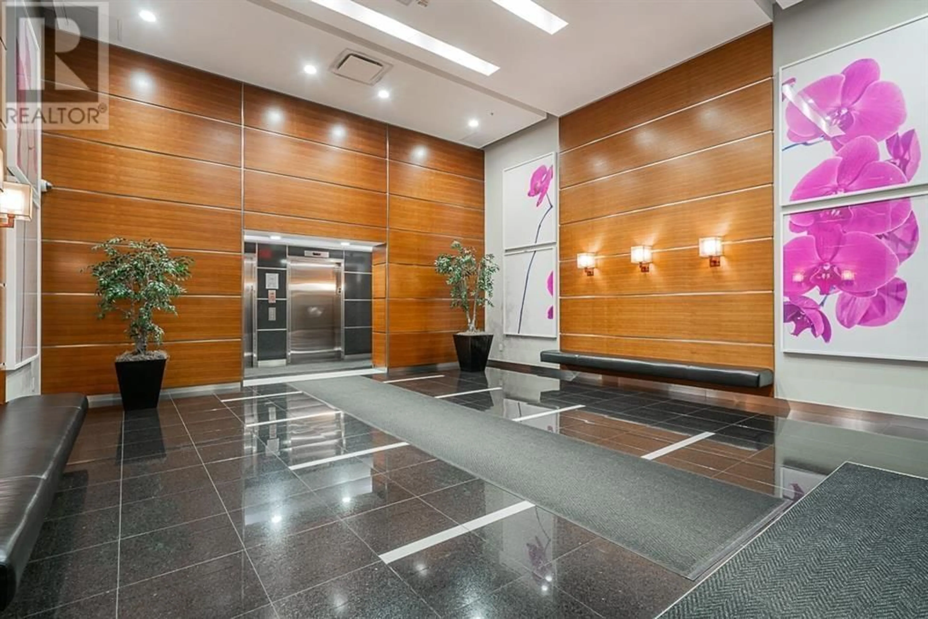 Indoor foyer for 1803 - 3111 CORVETTE WAY, Richmond British Columbia V6X4K3