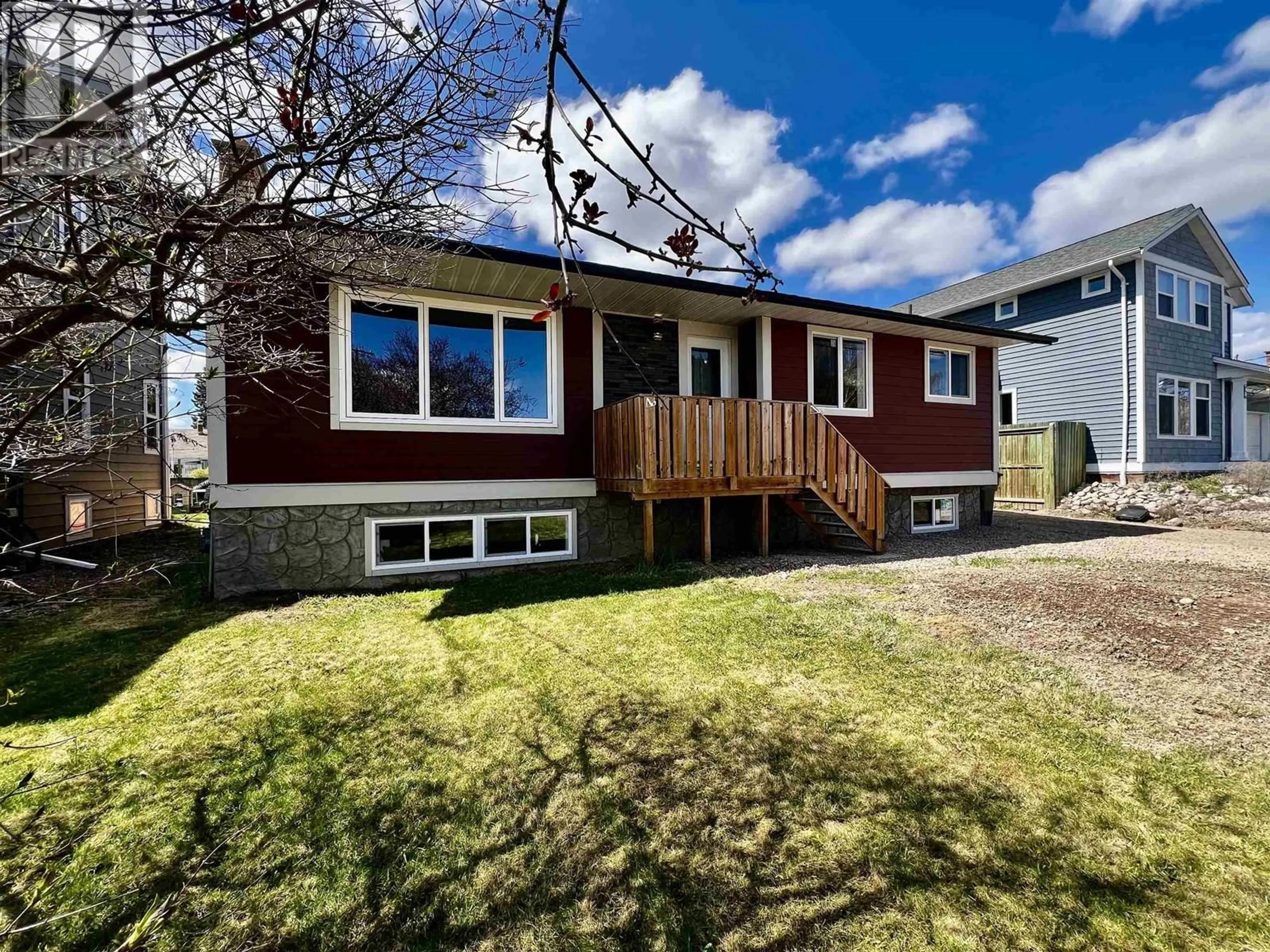 Home with vinyl exterior material, street for 150 MURRAY STREET, Fraser Lake British Columbia V0J1S0