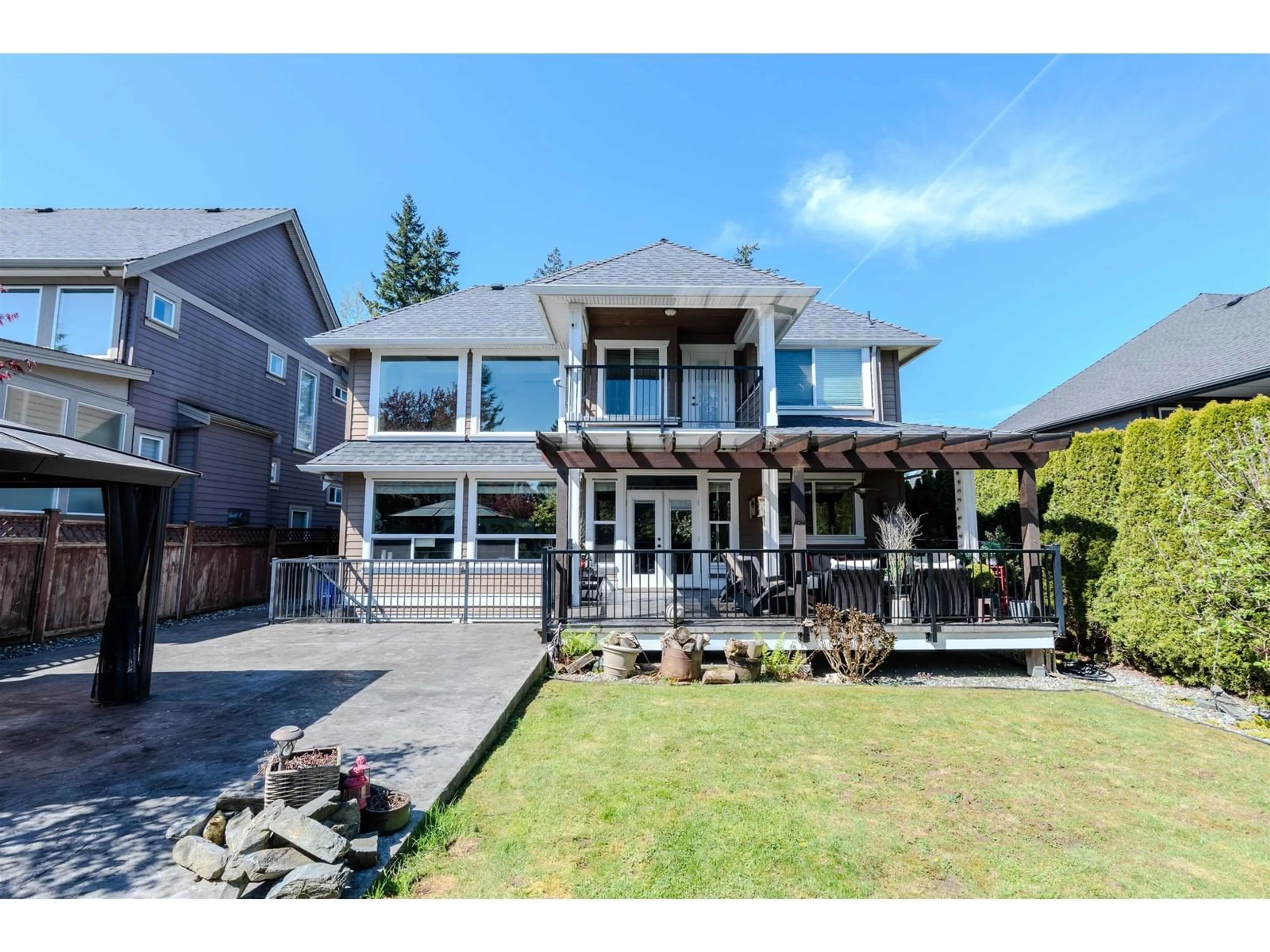Home with vinyl exterior material, street for 2712 163A, Surrey British Columbia V3Z6R8
