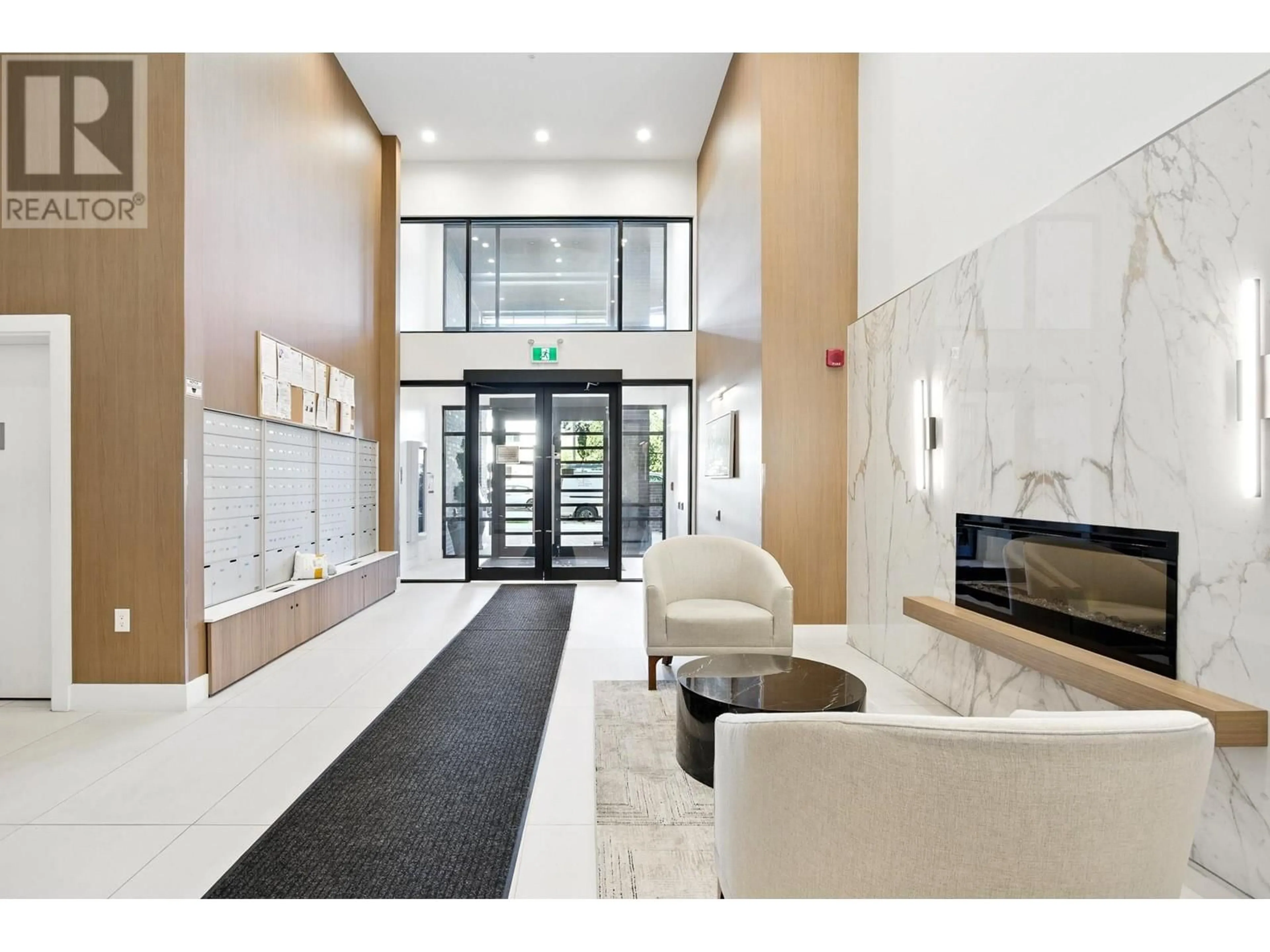 Indoor foyer for 321 - 7599 15TH STREET, Burnaby British Columbia V3N0H9