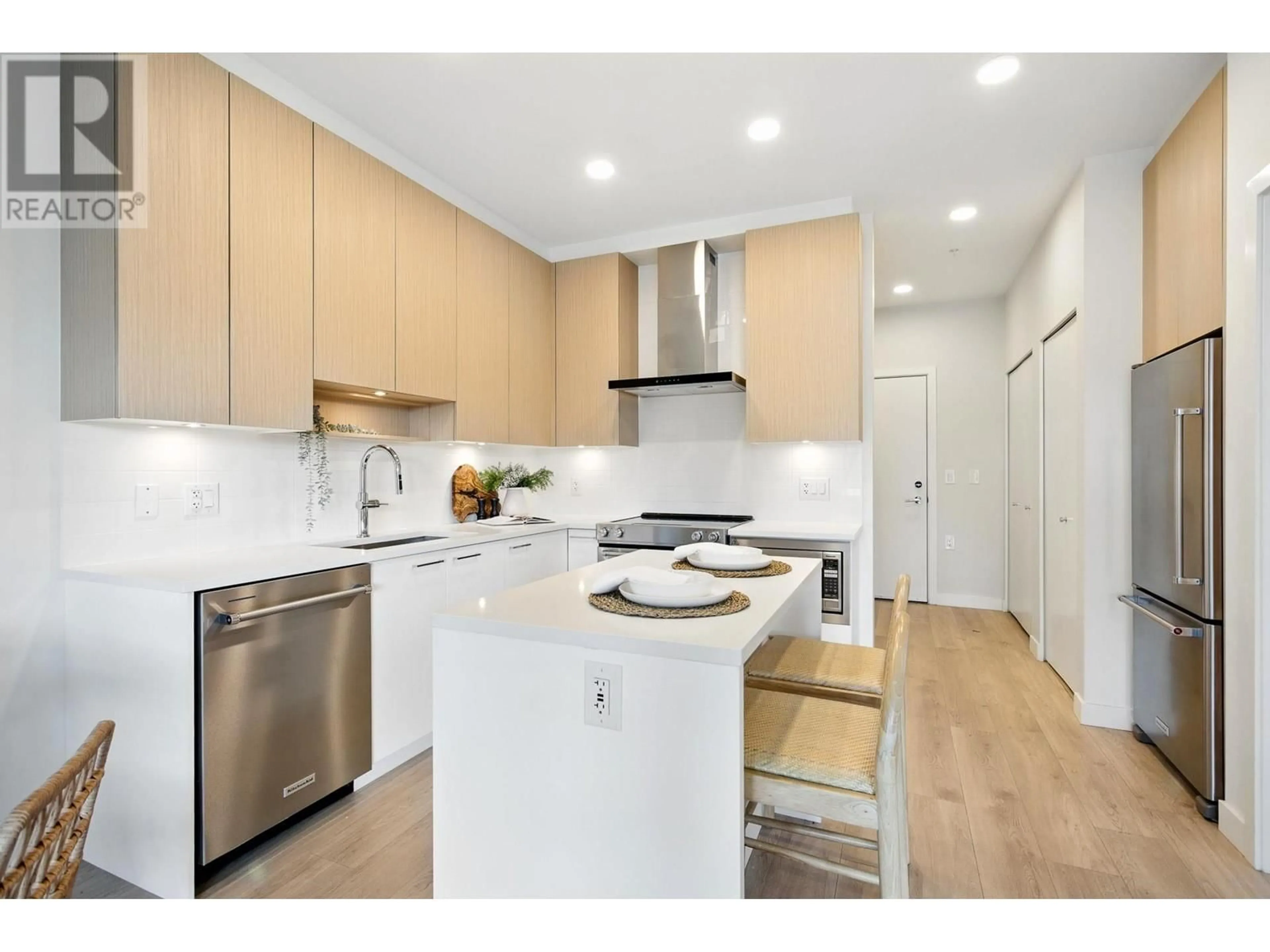 Open concept kitchen, unknown for 321 - 7599 15TH STREET, Burnaby British Columbia V3N0H9