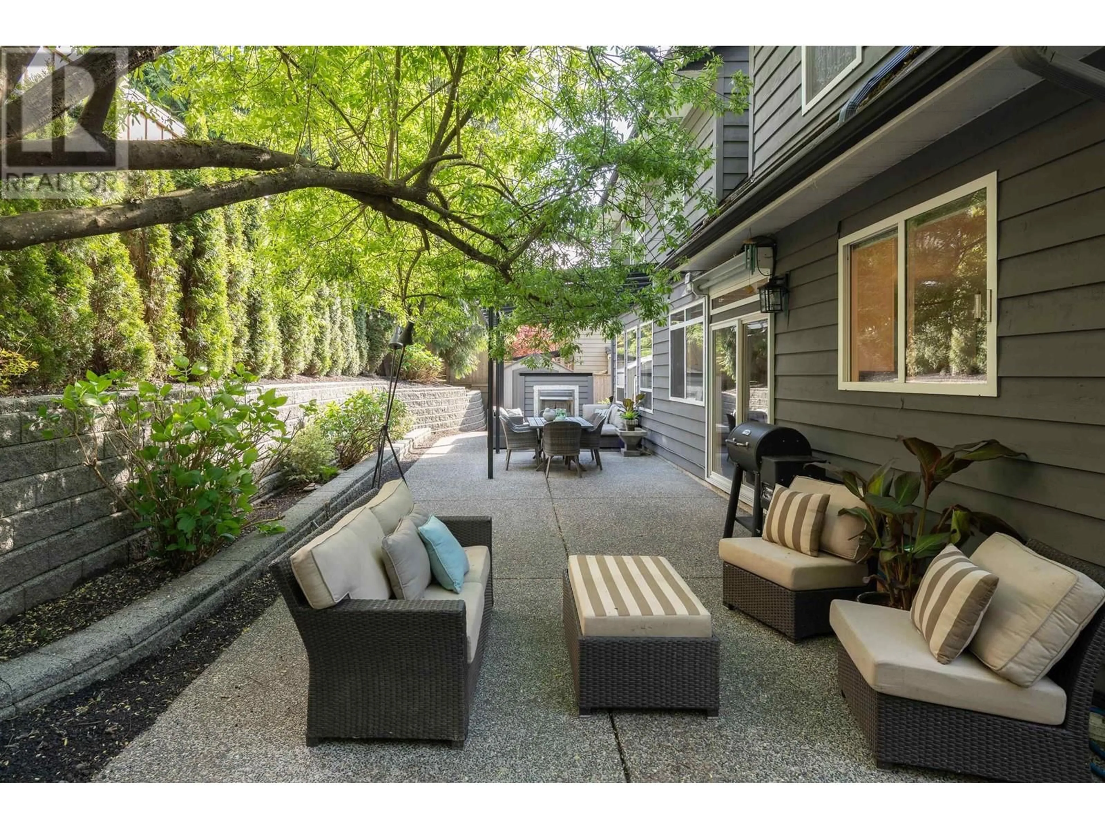 Patio, street for 2366 SUNNYSIDE ROAD, Anmore British Columbia V3H4Y5