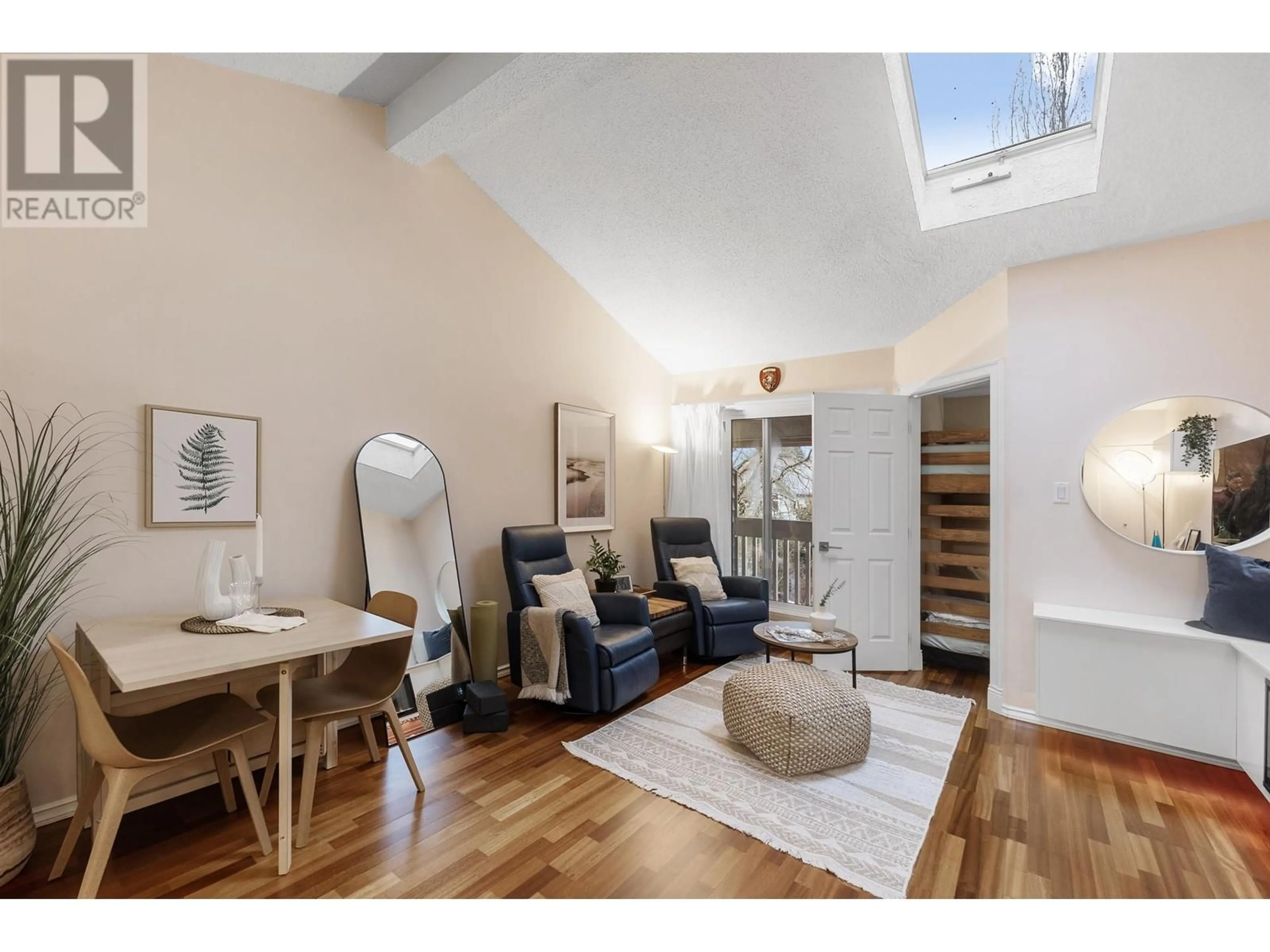 Unknown for 317 - 1545 2ND AVENUE, Vancouver British Columbia V5N1C8