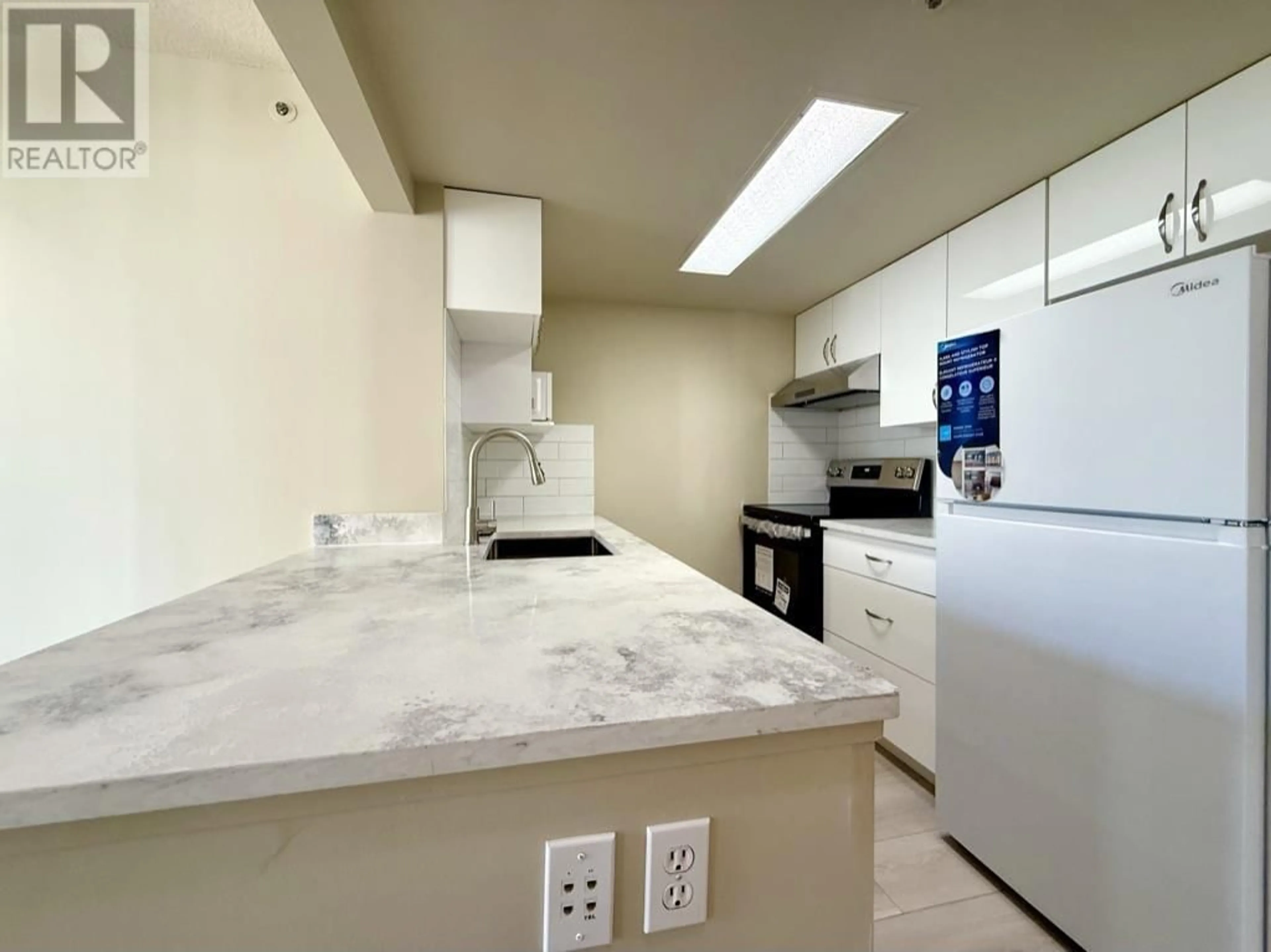 Standard kitchen, ceramic/tile floor for 401 - 828 AGNES STREET, New Westminster British Columbia V3M6R4