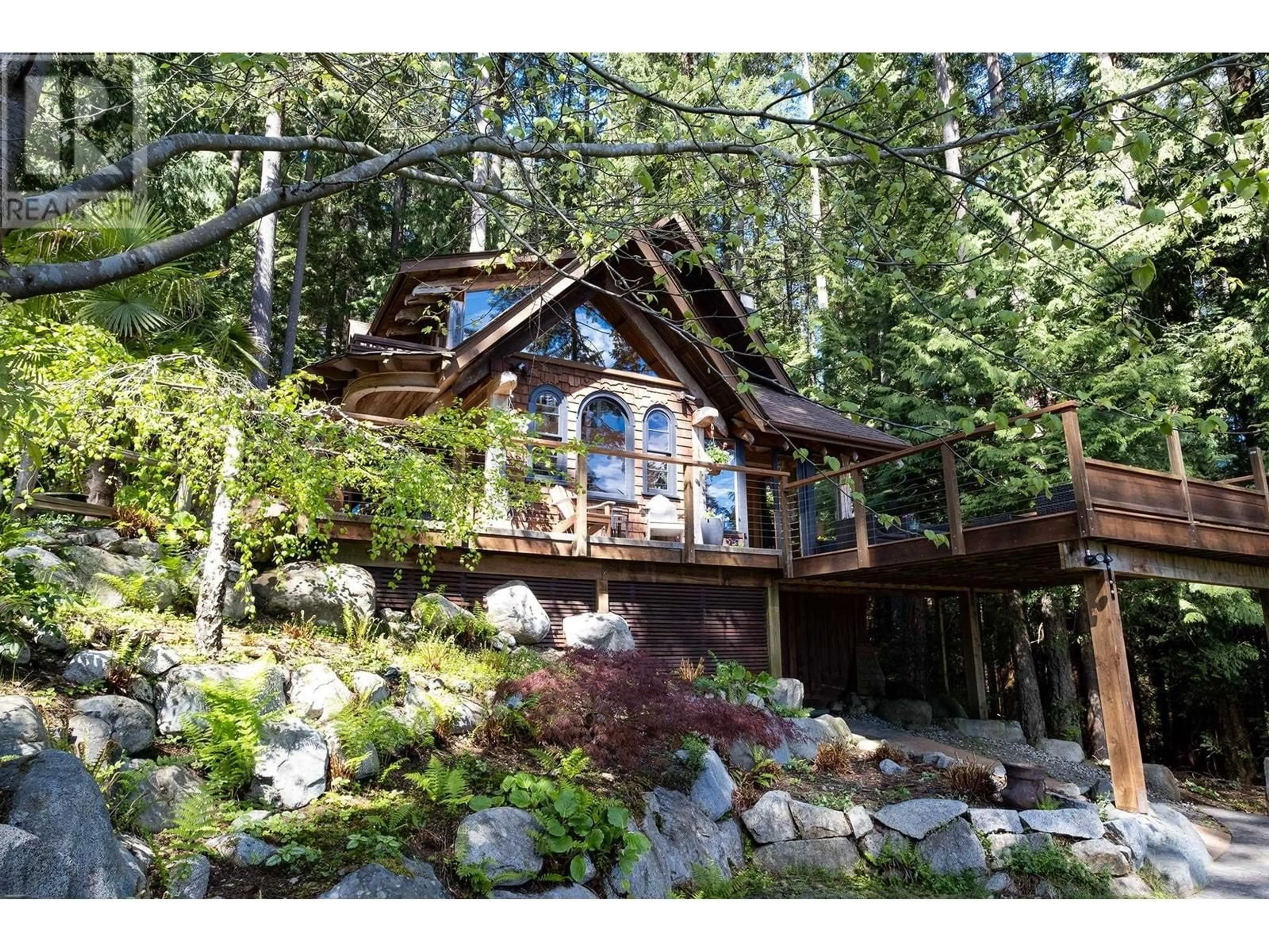 Home with vinyl exterior material, unknown for 482 REED ROAD, Gibsons British Columbia V0N1V1
