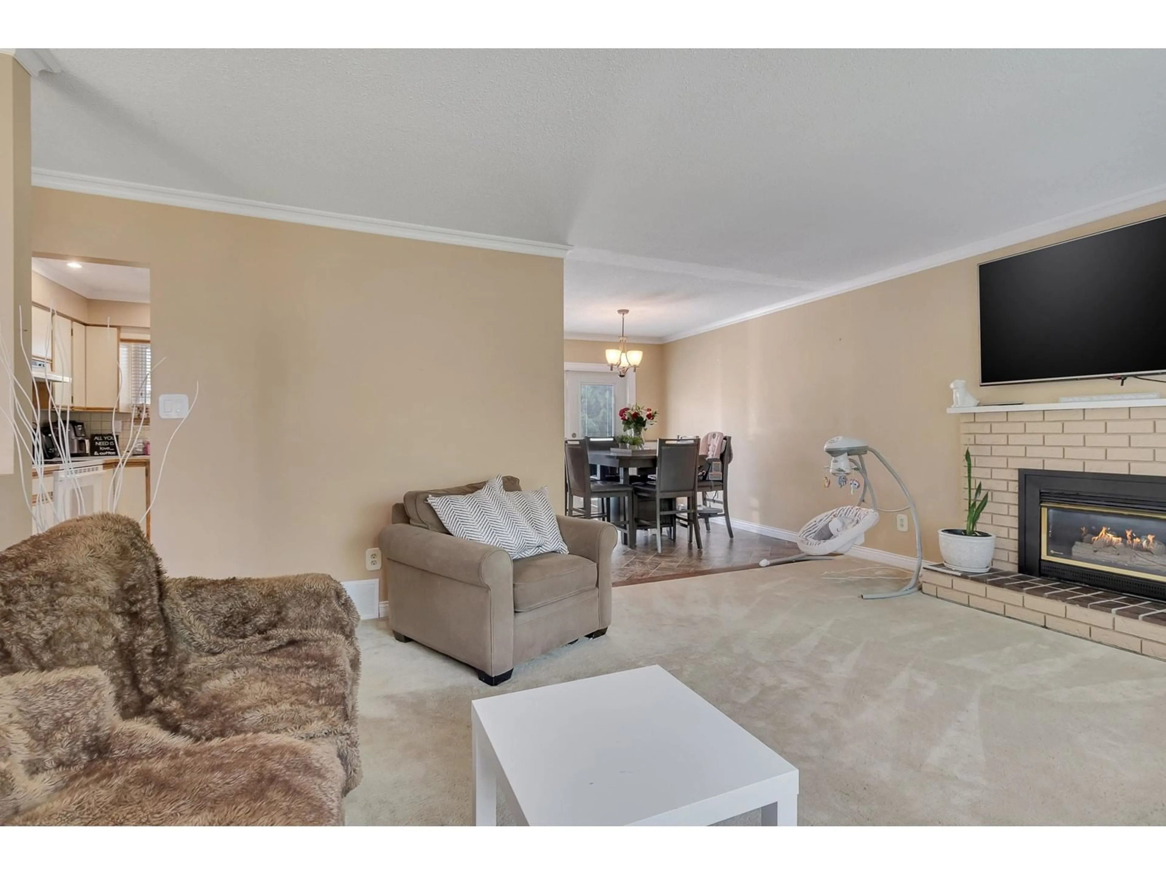 Living room with furniture, unknown for 11558 73A, Delta British Columbia V4C6Y6