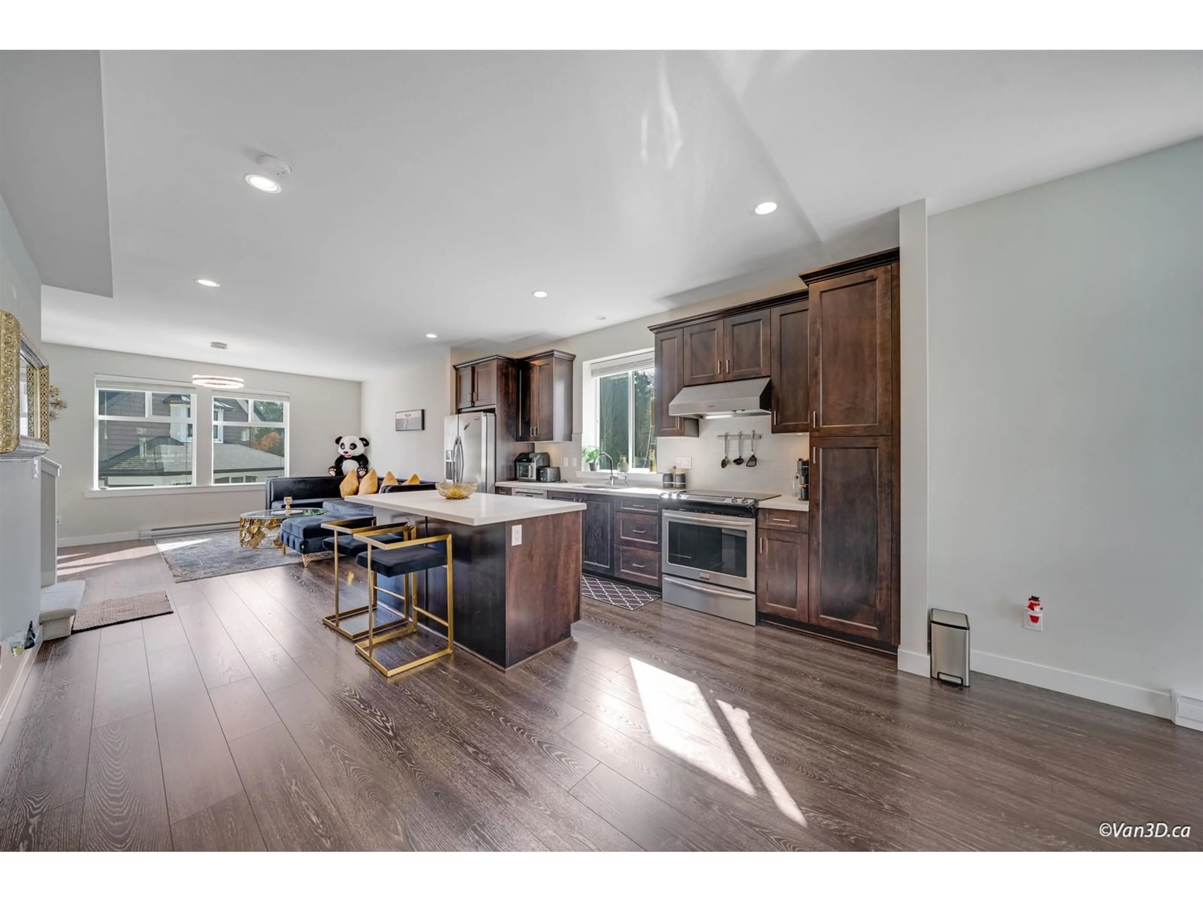 Open concept kitchen, wood/laminate floor for 5 - 14271 60, Surrey British Columbia V3X2N4