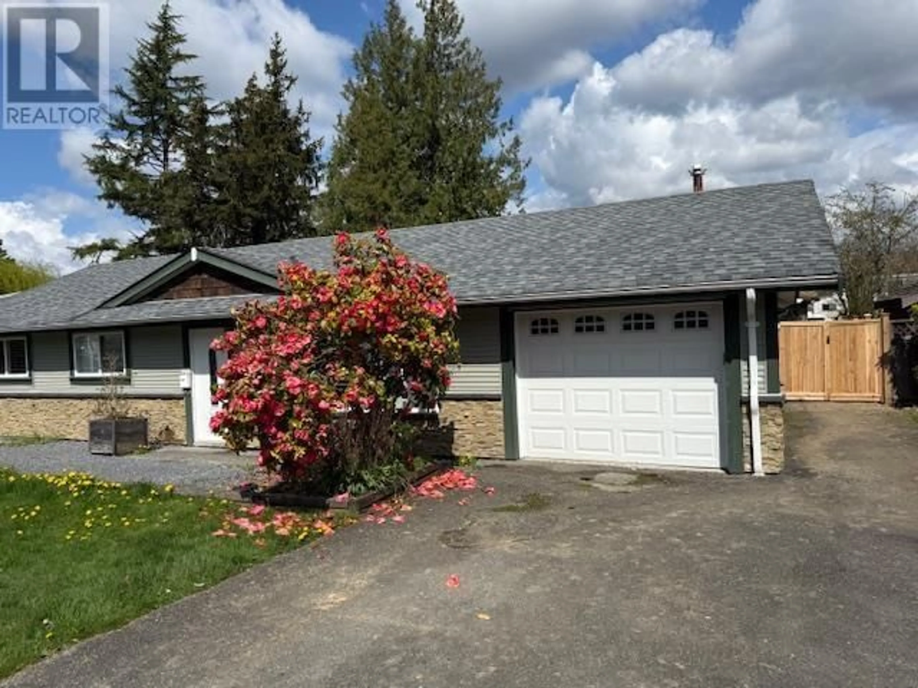 Home with vinyl exterior material, street for 22967 ROGERS AVENUE, Maple Ridge British Columbia V2X3Z8