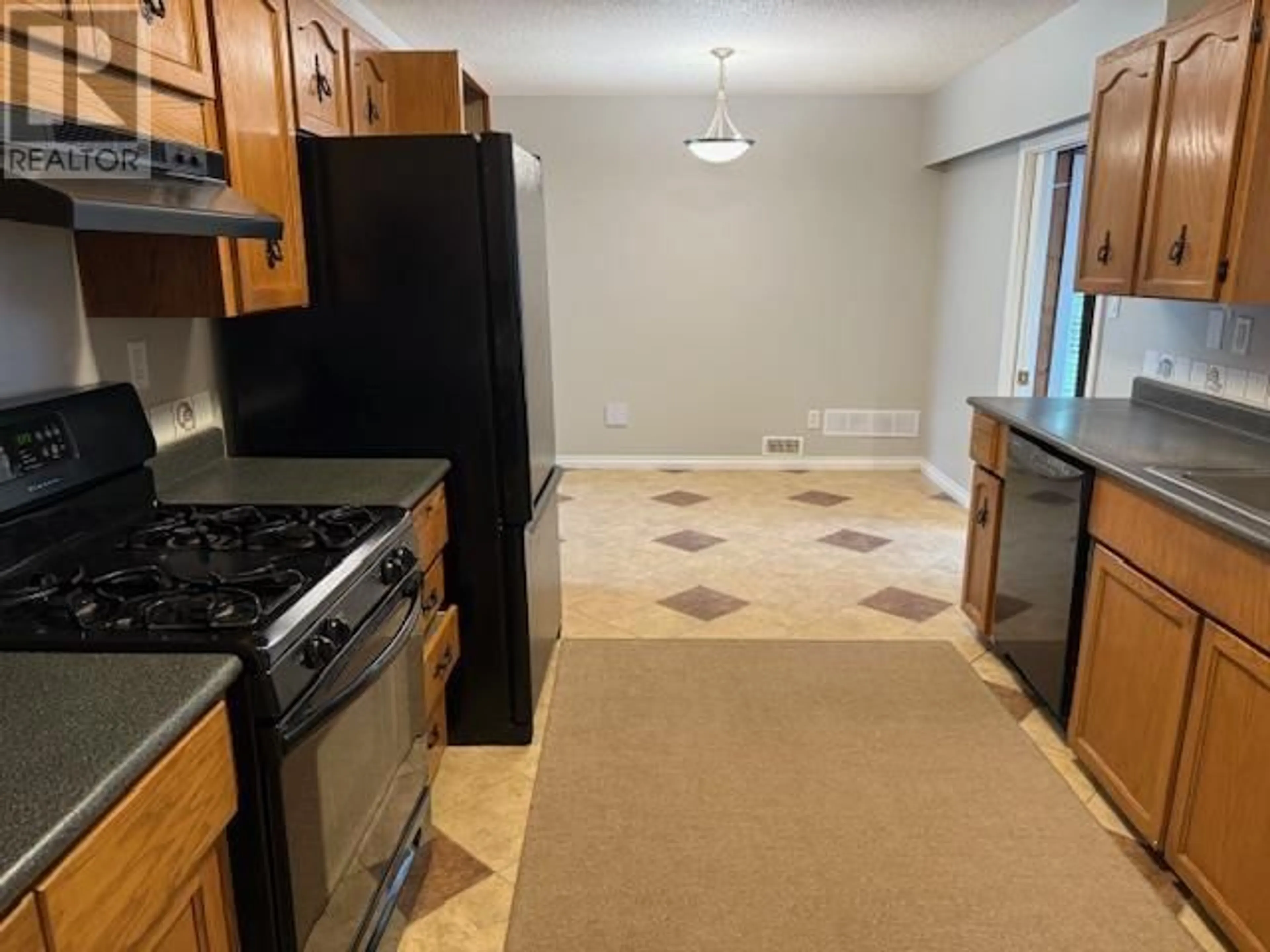 Standard kitchen, unknown for 22967 ROGERS AVENUE, Maple Ridge British Columbia V2X3Z8