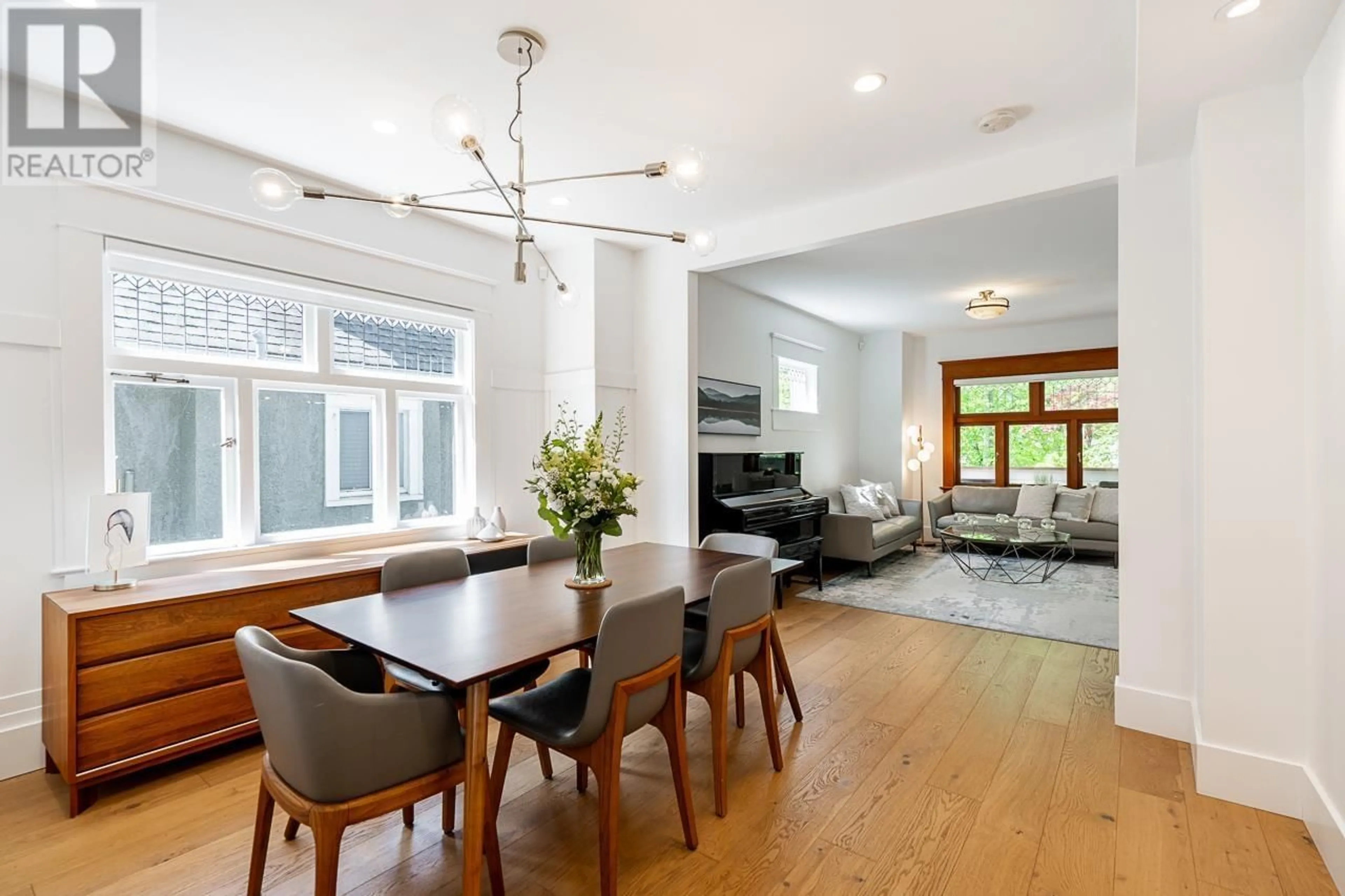 Dining room, wood/laminate floor for 456 18TH AVENUE, Vancouver British Columbia V5Y2B1