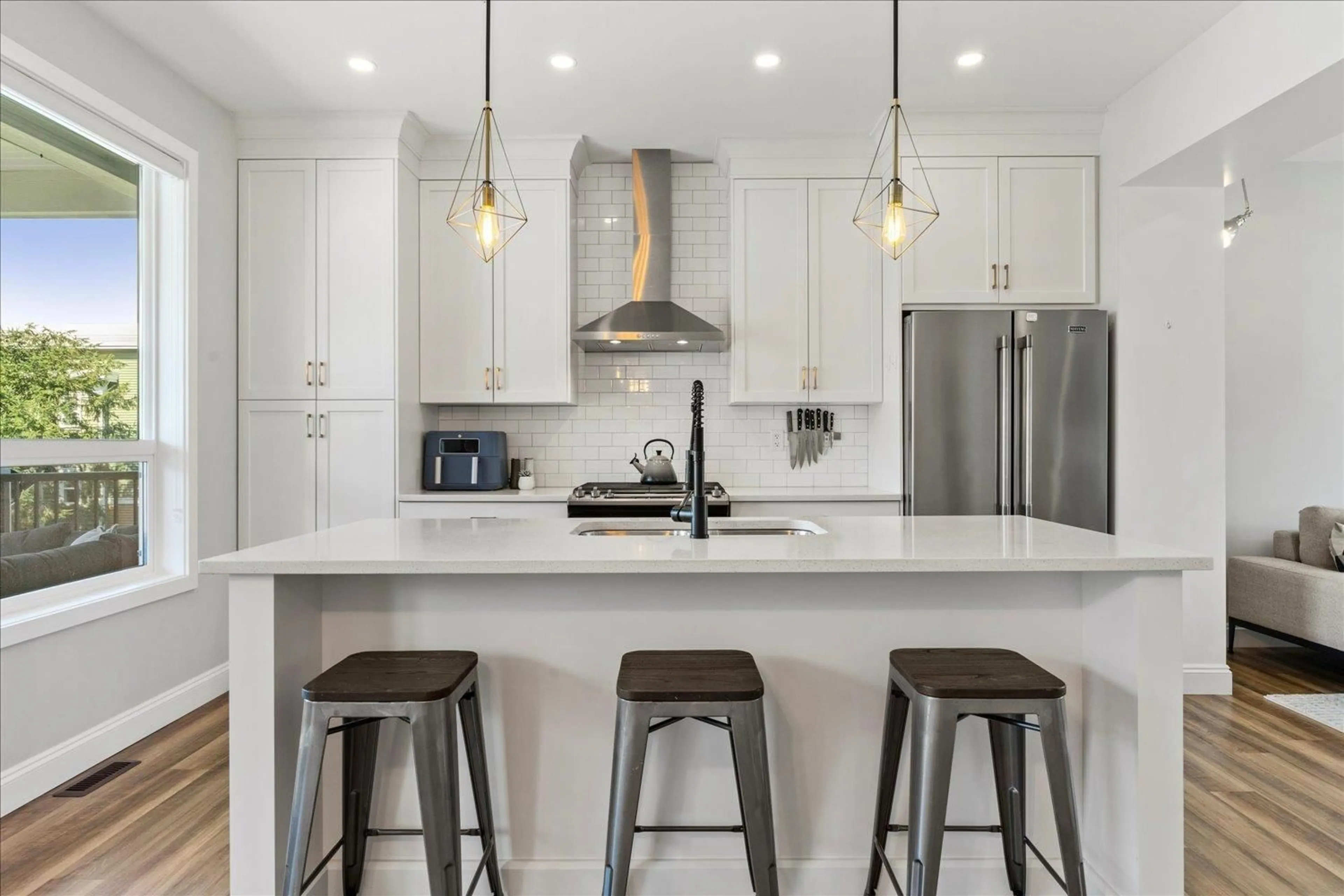 Open concept kitchen, unknown for 5475 DRIFTWOOD STREET, Chilliwack British Columbia V2R6A3