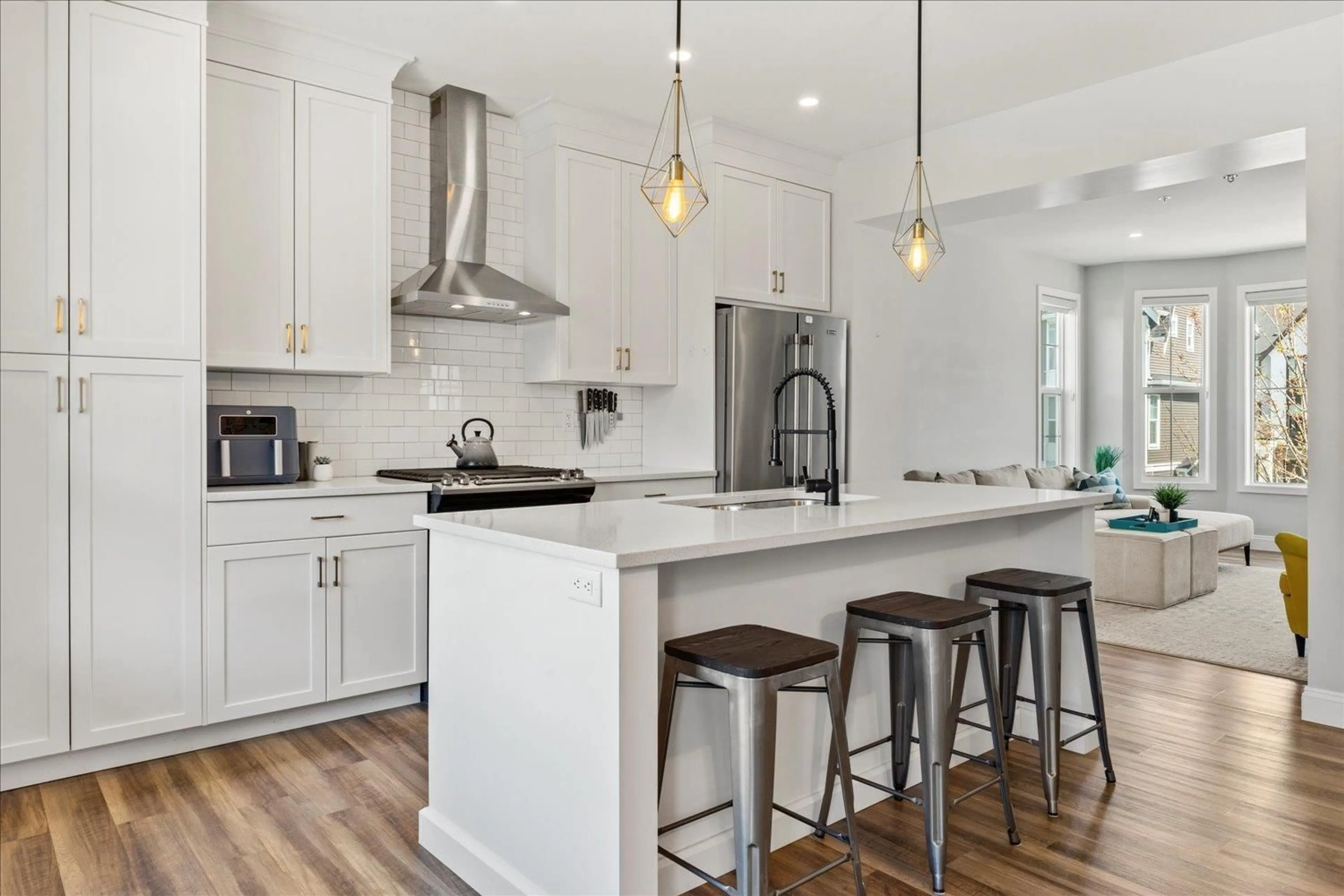Open concept kitchen, unknown for 5475 DRIFTWOOD STREET, Chilliwack British Columbia V2R6A3