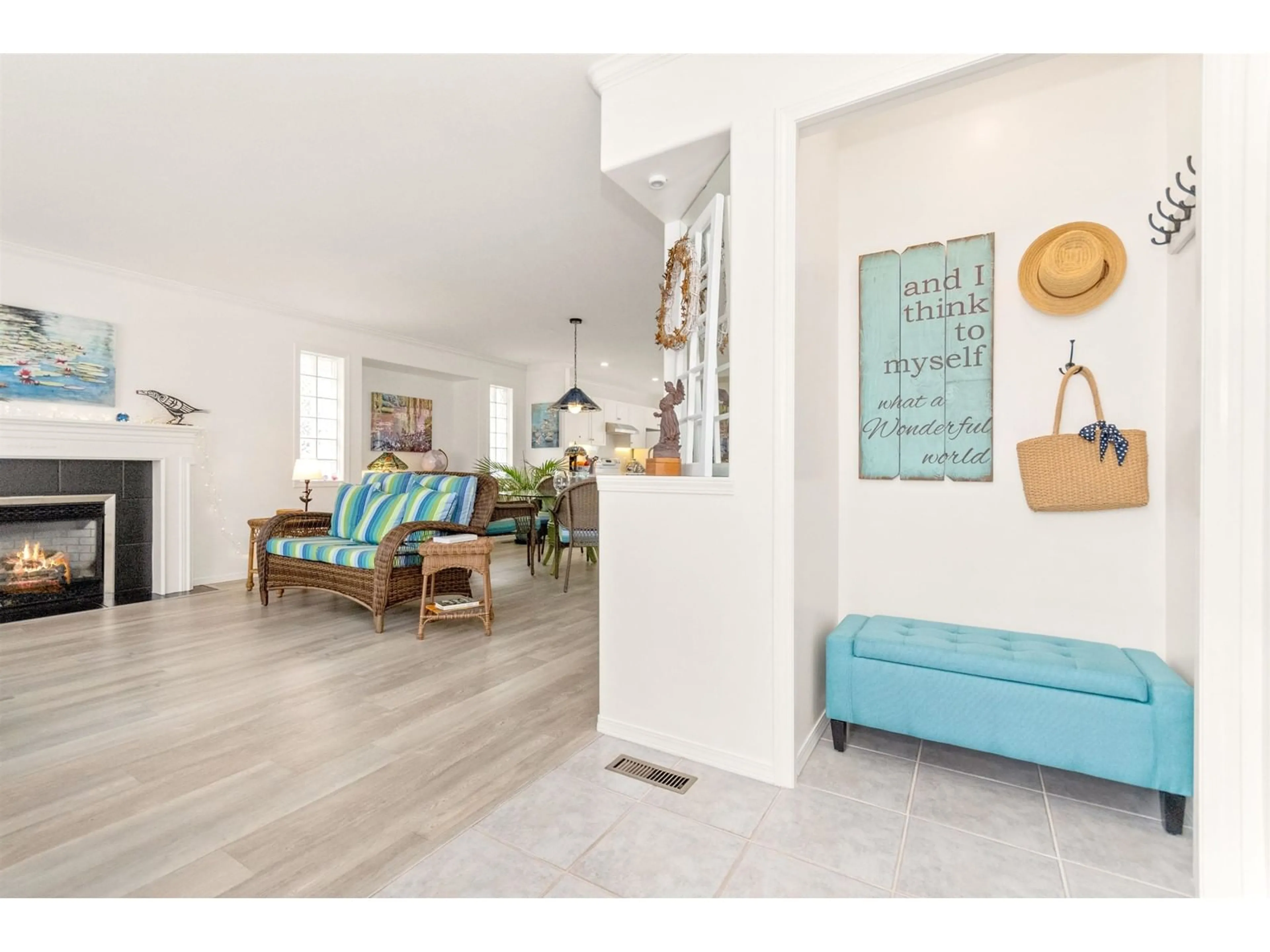 Indoor entryway for 2 - 9420 WOODBINE STREET, Chilliwack British Columbia V2P5S4