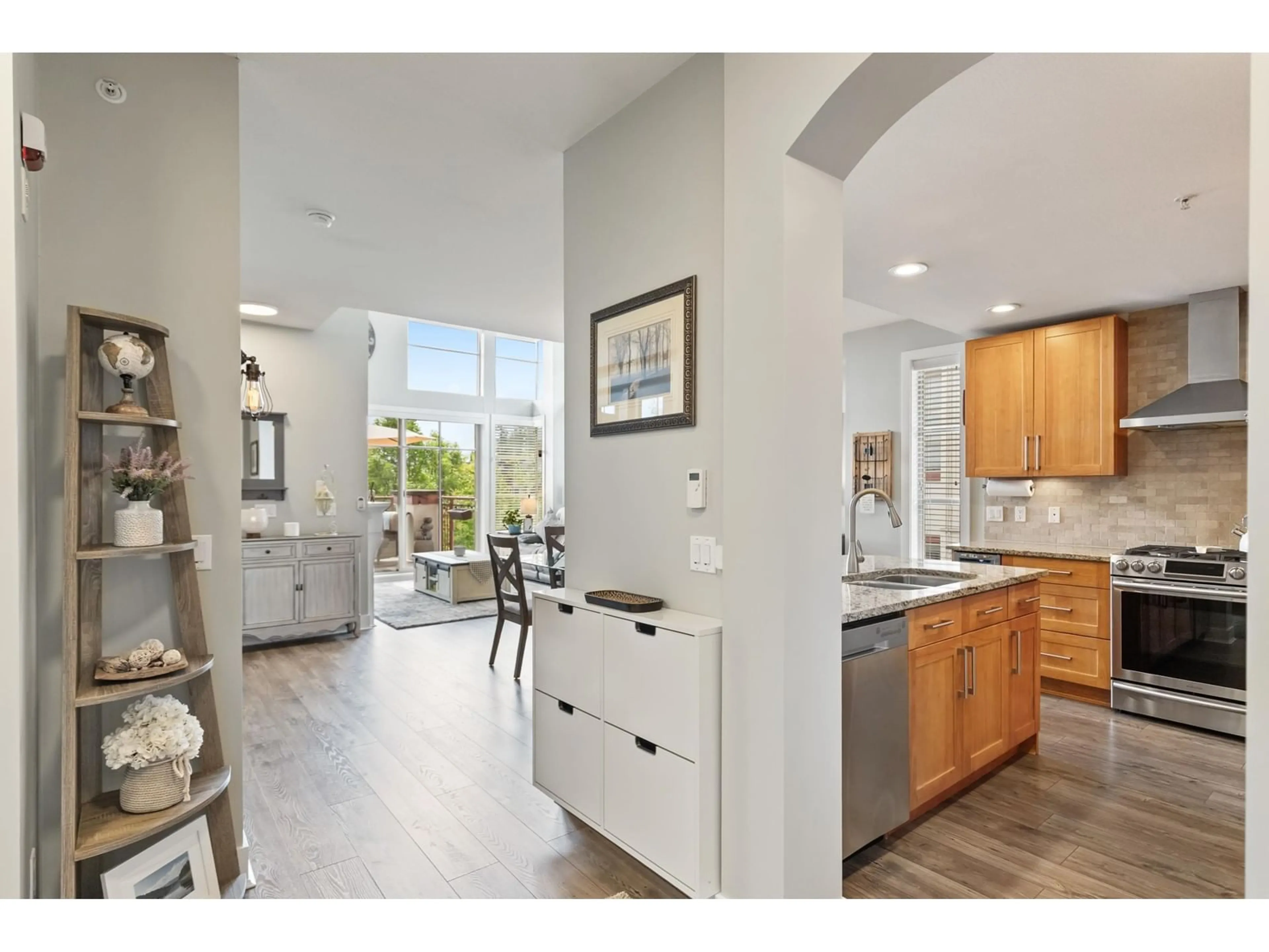 Open concept kitchen, unknown for 303 - 16483 64, Surrey British Columbia V3S6V7