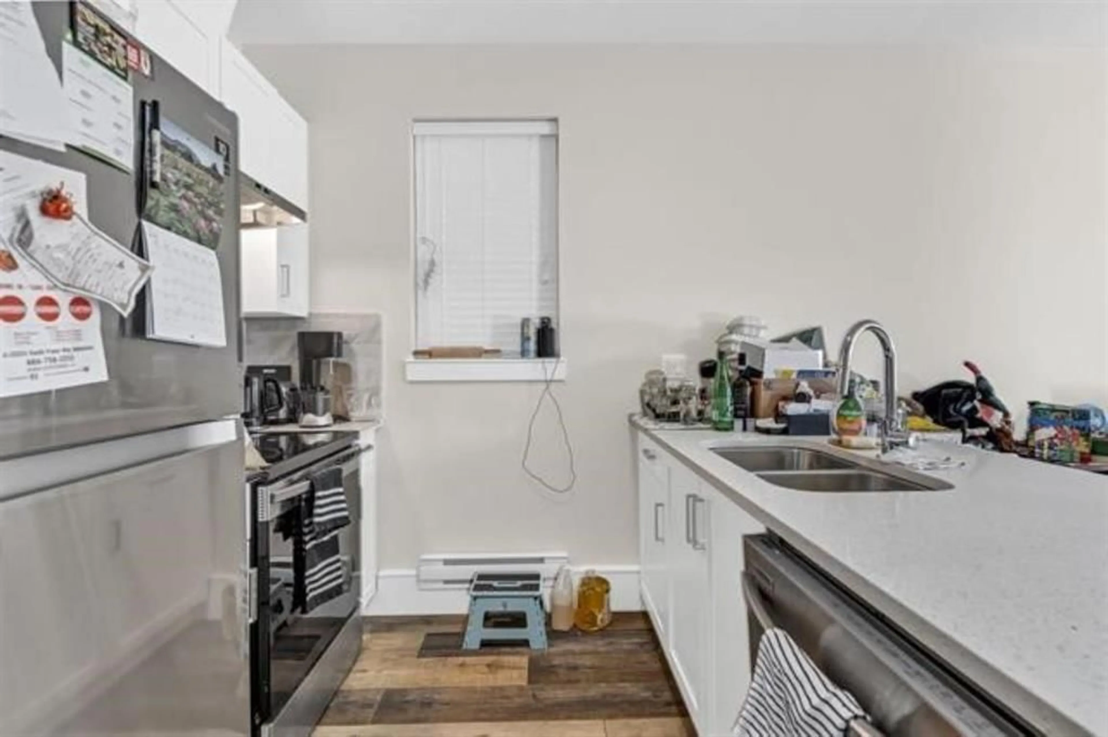 Standard kitchen, unknown for 20 - 1950 SALTON, Abbotsford British Columbia V2S0L1