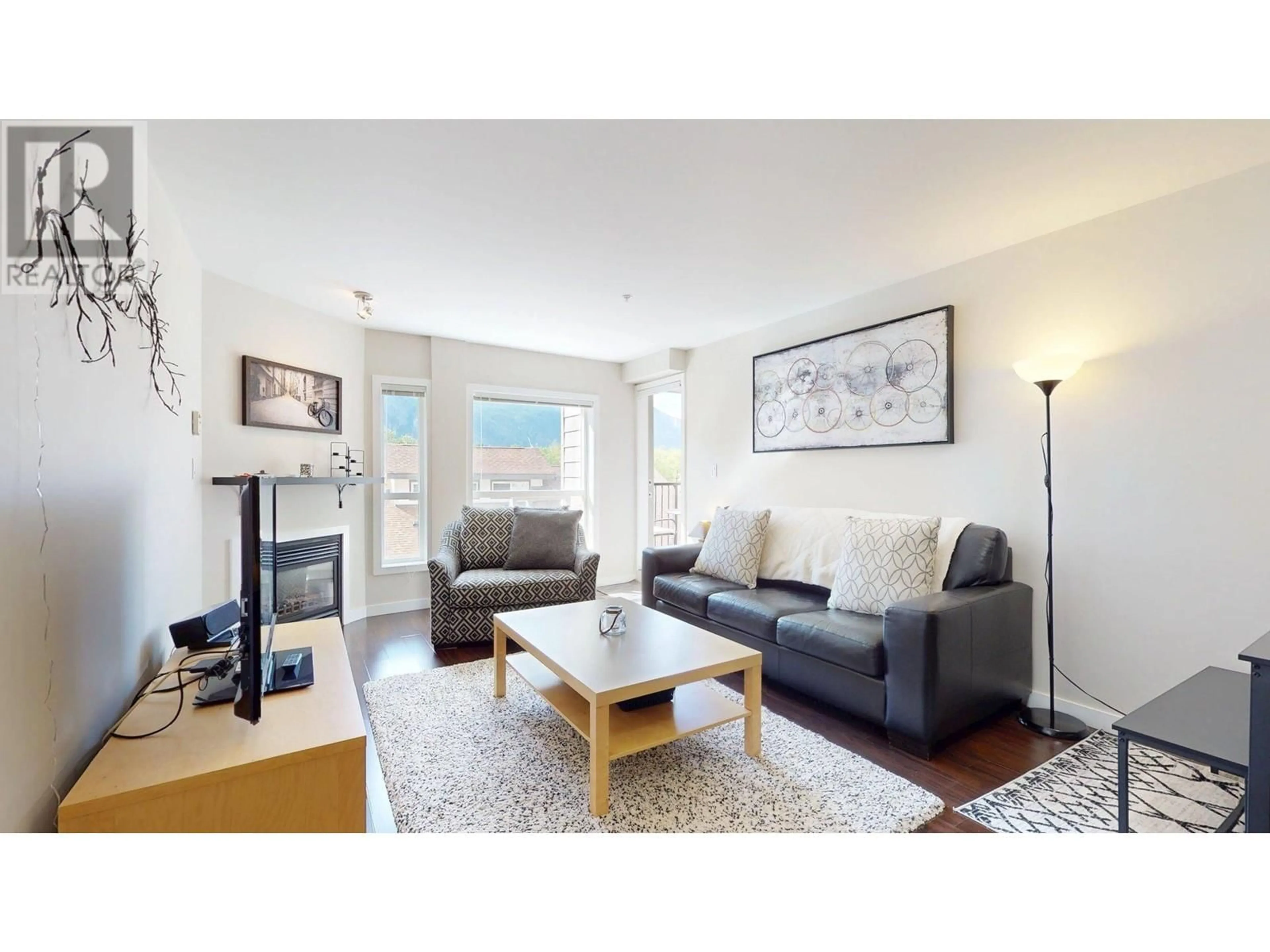 Living room with furniture, unknown for 309 - 1212 MAIN STREET, Squamish British Columbia V8B0S1