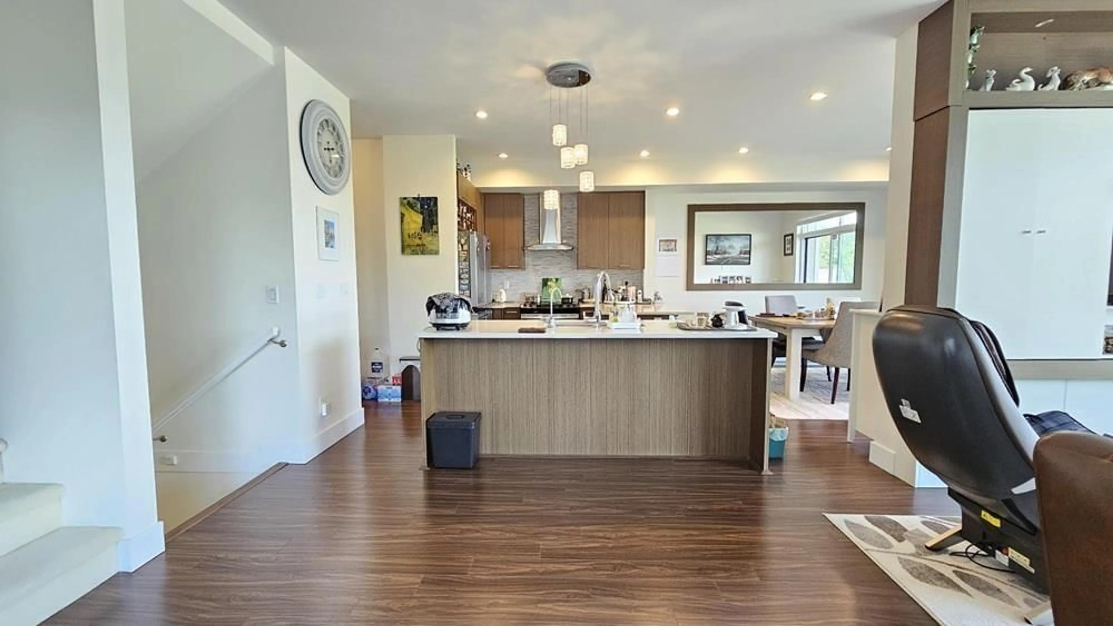 Open concept kitchen, wood/laminate floor for 8 - 9989 BARNSTON EAST, Surrey British Columbia V4N6N3