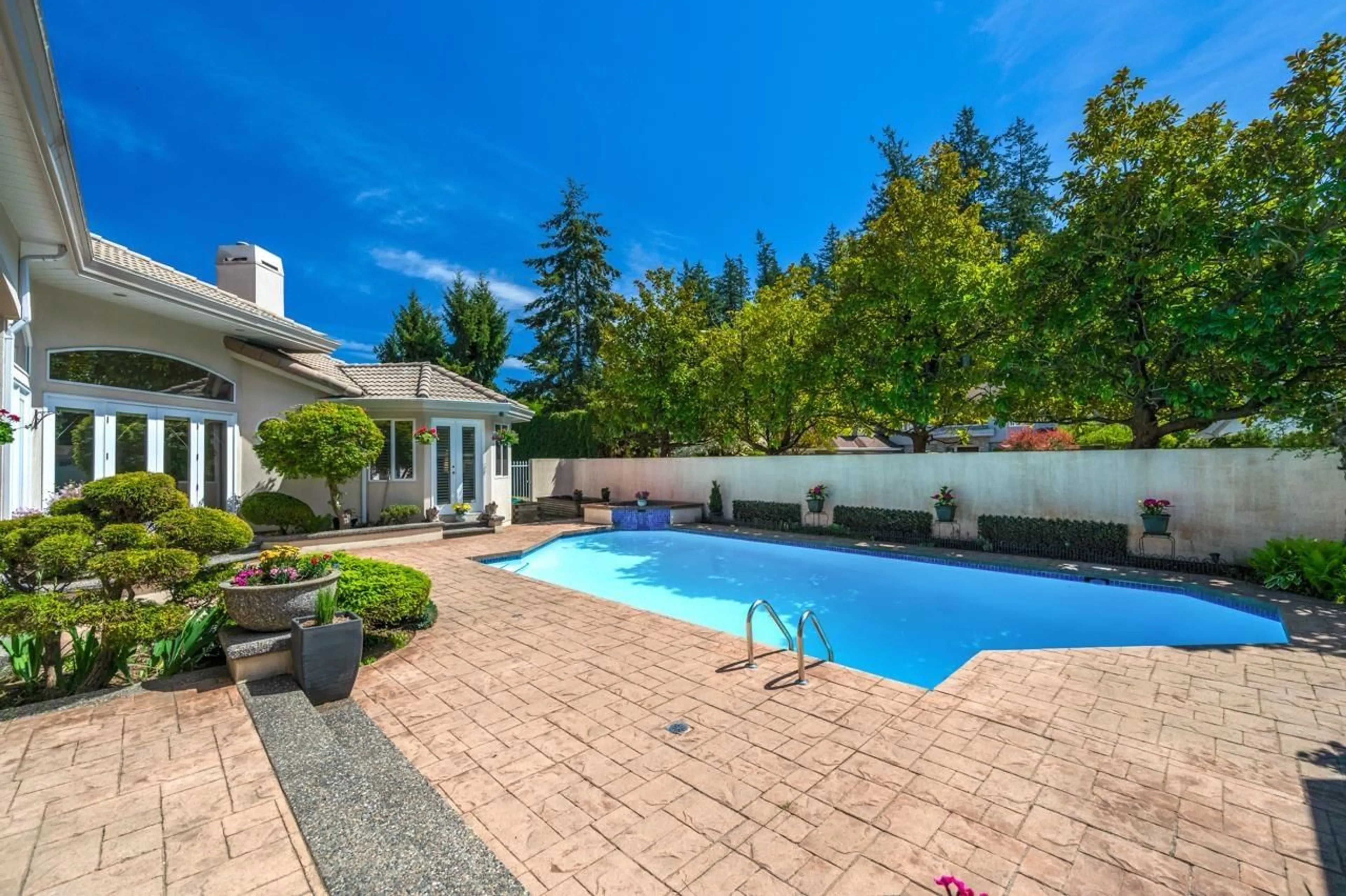 Pool for 2262 133A, Surrey British Columbia V4A9S9