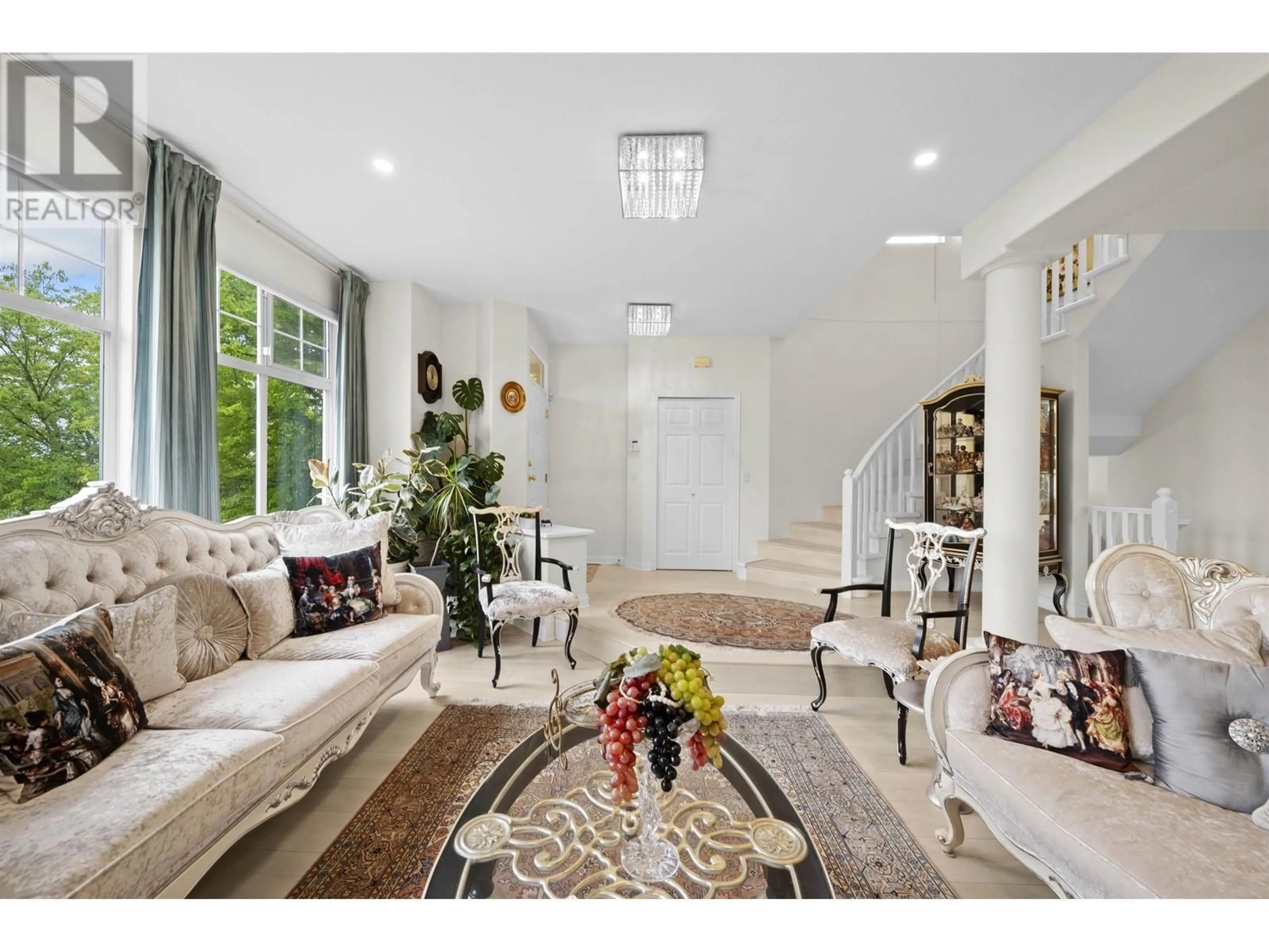 Living room with furniture, unknown for 124 - 2979 PANORAMA DRIVE, Coquitlam British Columbia V3E2W8
