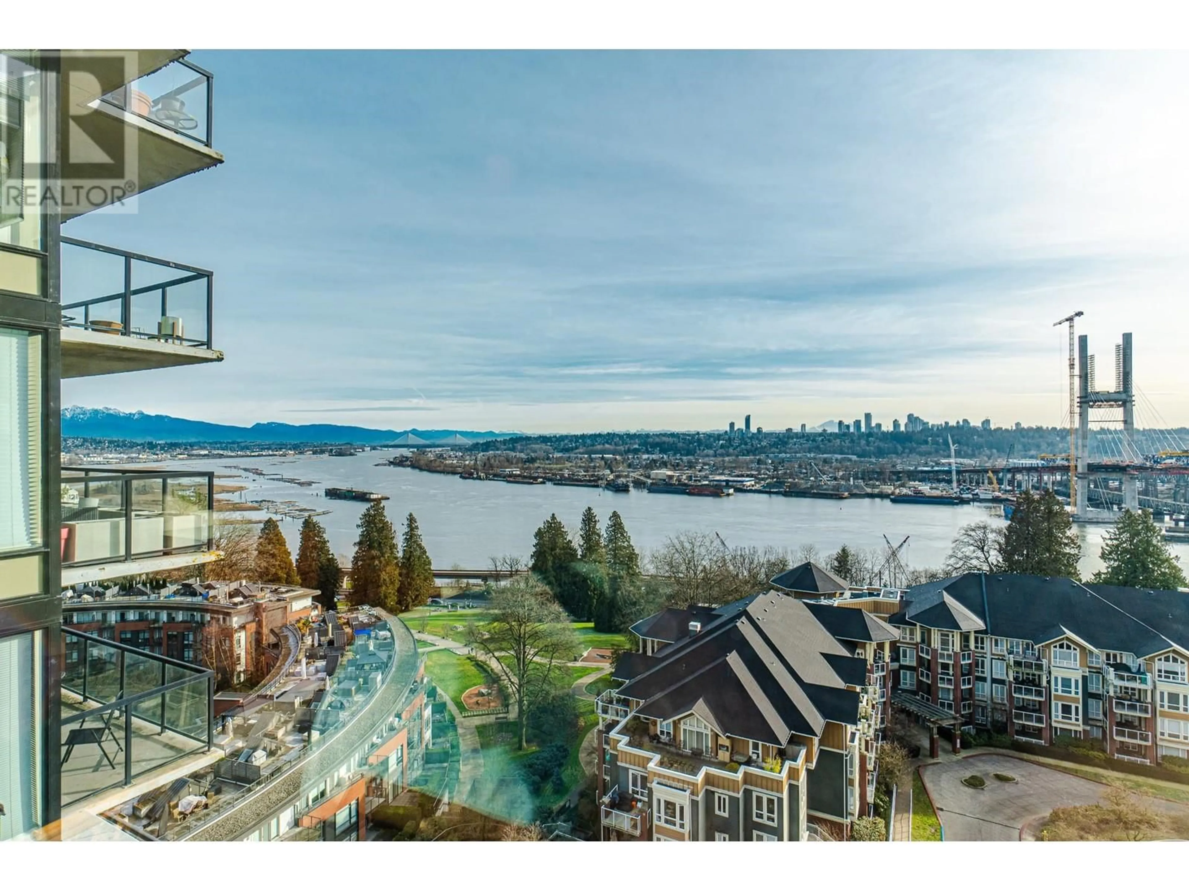 A pic from outside/outdoor area/front of a property/back of a property/a pic from drone, water/lake/river/ocean view for 1202 - 15 ROYAL AVENUE, New Westminster British Columbia V3L0A9