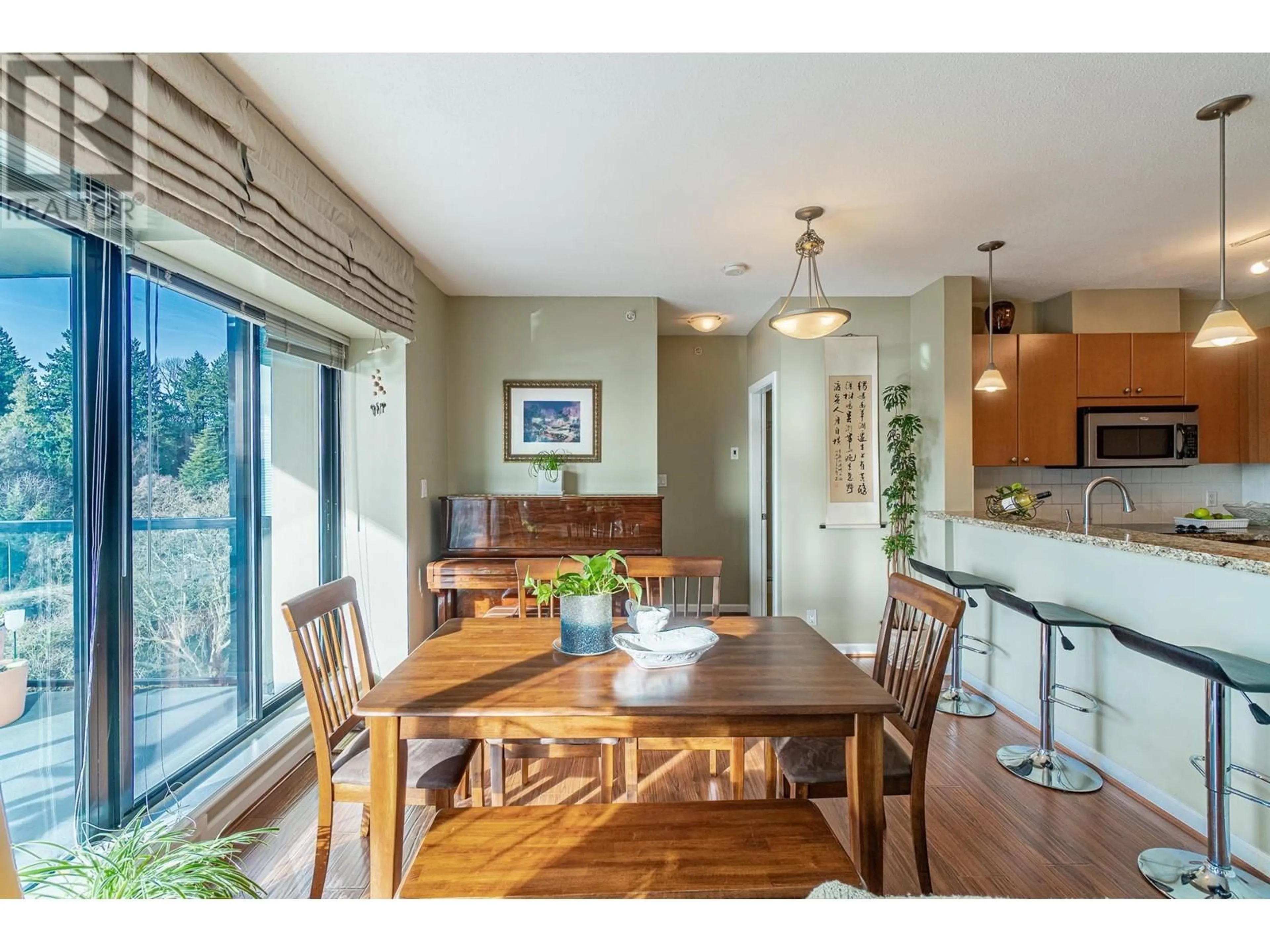 Dining room, wood/laminate floor for 1202 - 15 ROYAL AVENUE, New Westminster British Columbia V3L0A9