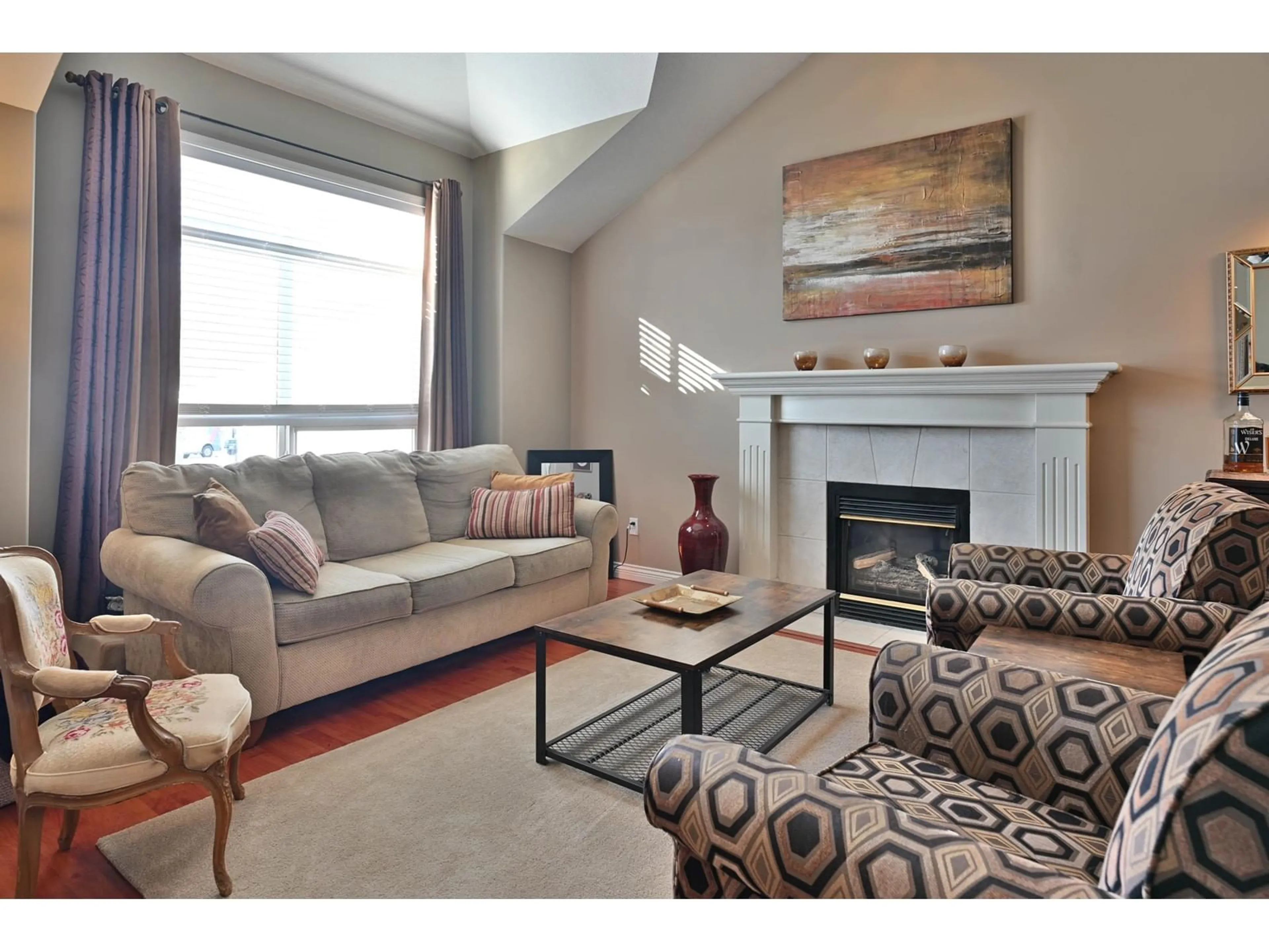 Living room with furniture, unknown for 18863 64A, Surrey British Columbia V3S8V3