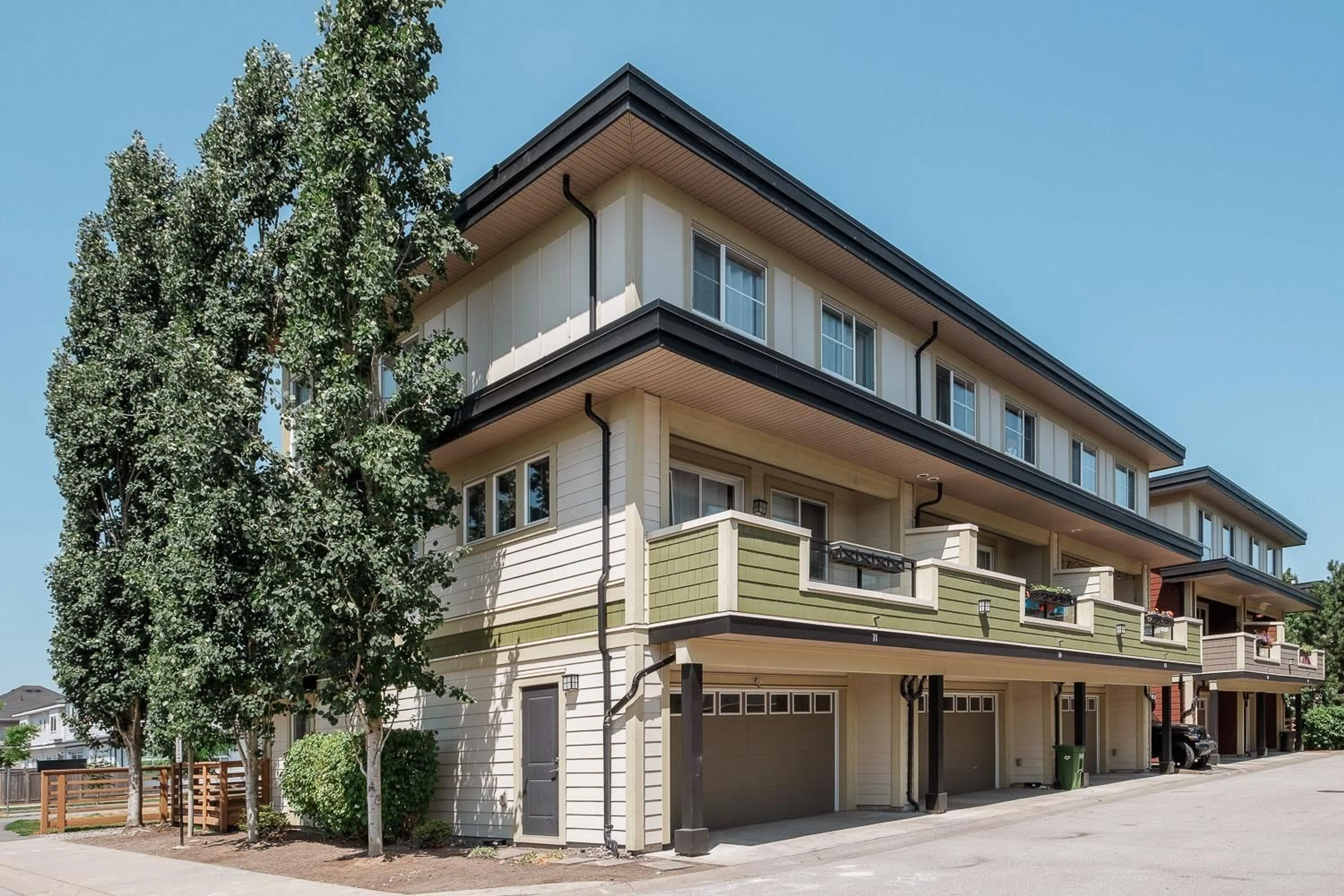 Home with vinyl exterior material, street for 71 - 19477 72A, Surrey British Columbia V4N6M2