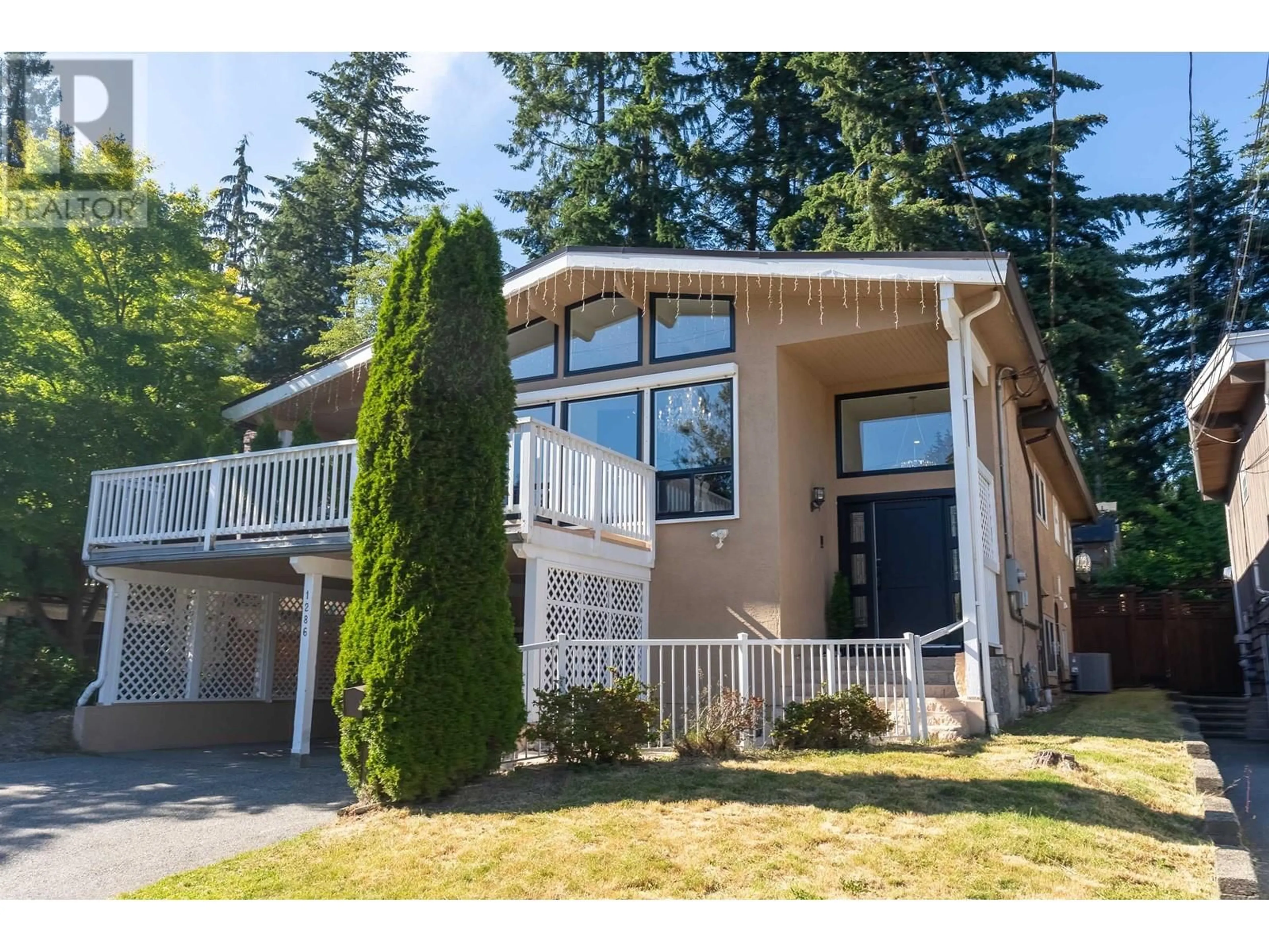 Home with vinyl exterior material, unknown for 1286 WELLINGTON DRIVE, North Vancouver British Columbia V7K1L2